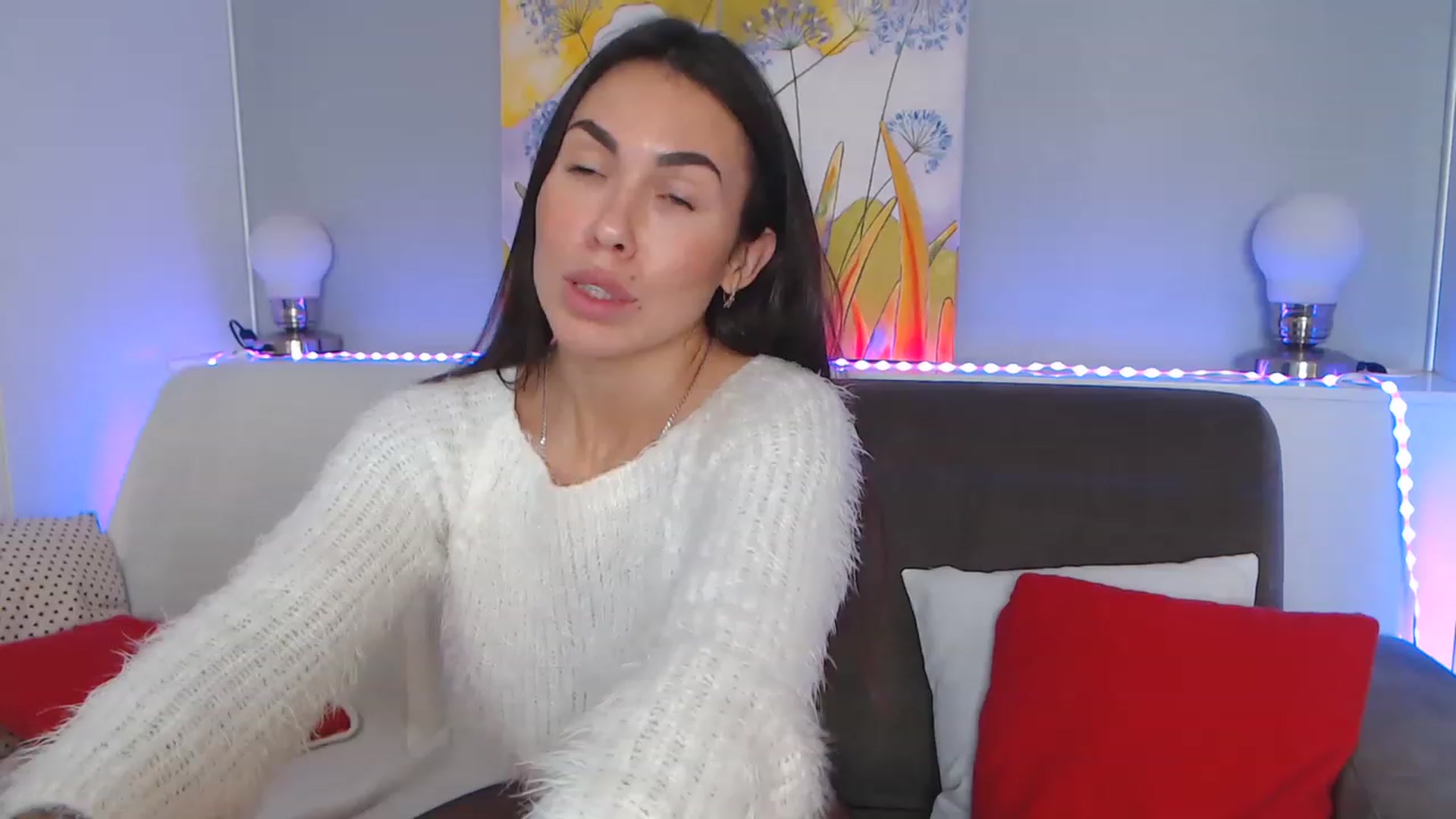 Gallery image thumbnail from VikiEvans's myfreecams stream on, 12/07/2022, 20:10 image 15 of 20