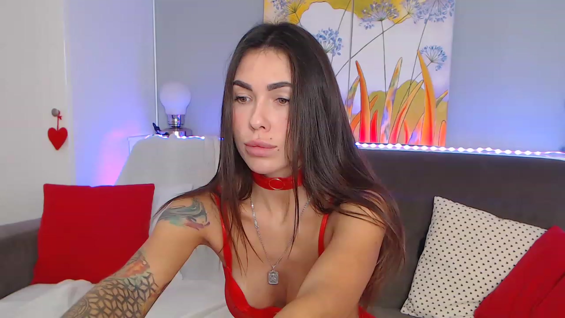 Gallery image thumbnail from VikiEvans's myfreecams stream on, 12/08/2022, 16:45 image 2 of 20