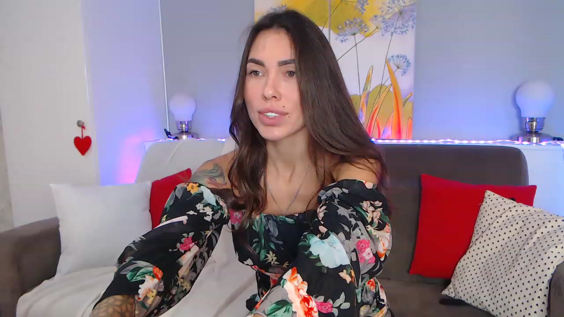 Gallery image thumbnail from VikiEvans's myfreecams stream on, 12/09/2022, 17:36 image 5 of 20