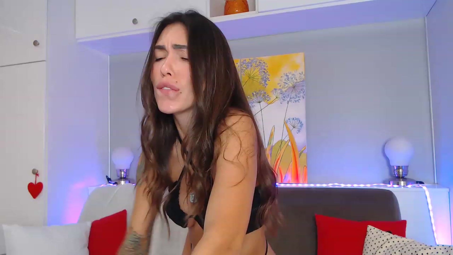 Gallery image thumbnail from VikiEvans's myfreecams stream on, 12/09/2022, 17:36 image 15 of 20