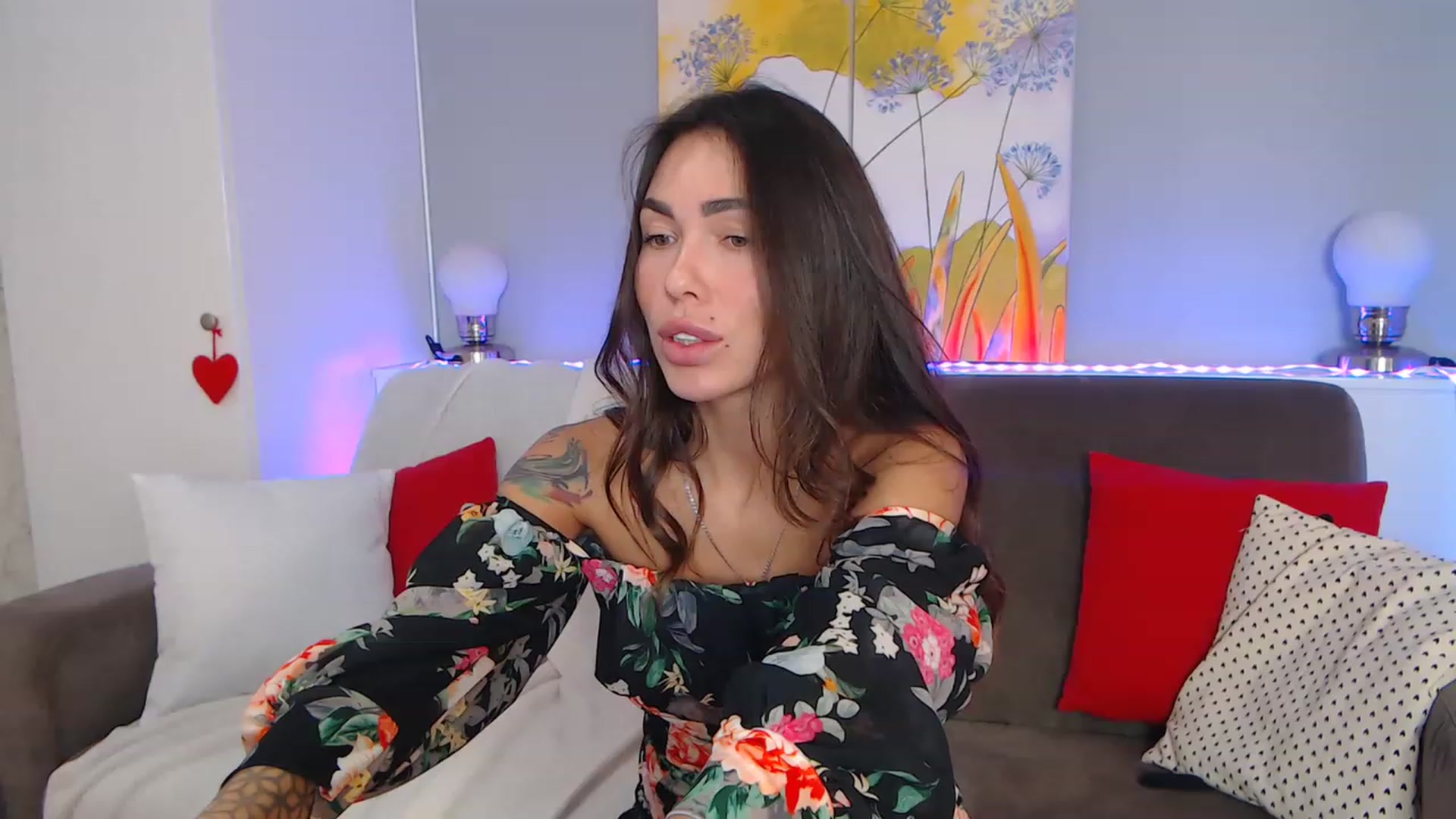 Gallery image thumbnail from VikiEvans's myfreecams stream on, 12/09/2022, 17:36 image 2 of 20