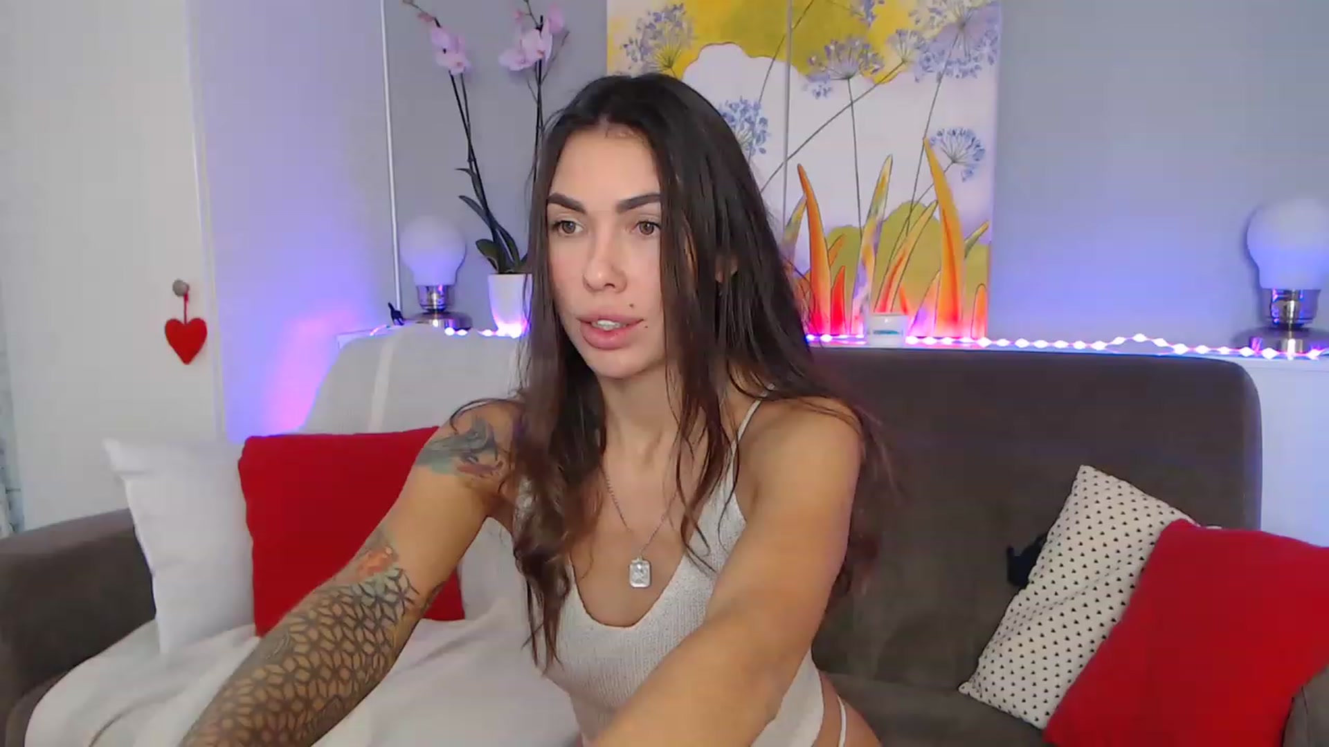 Gallery image thumbnail from VikiEvans's myfreecams stream on, 12/11/2022, 17:22 image 1 of 20