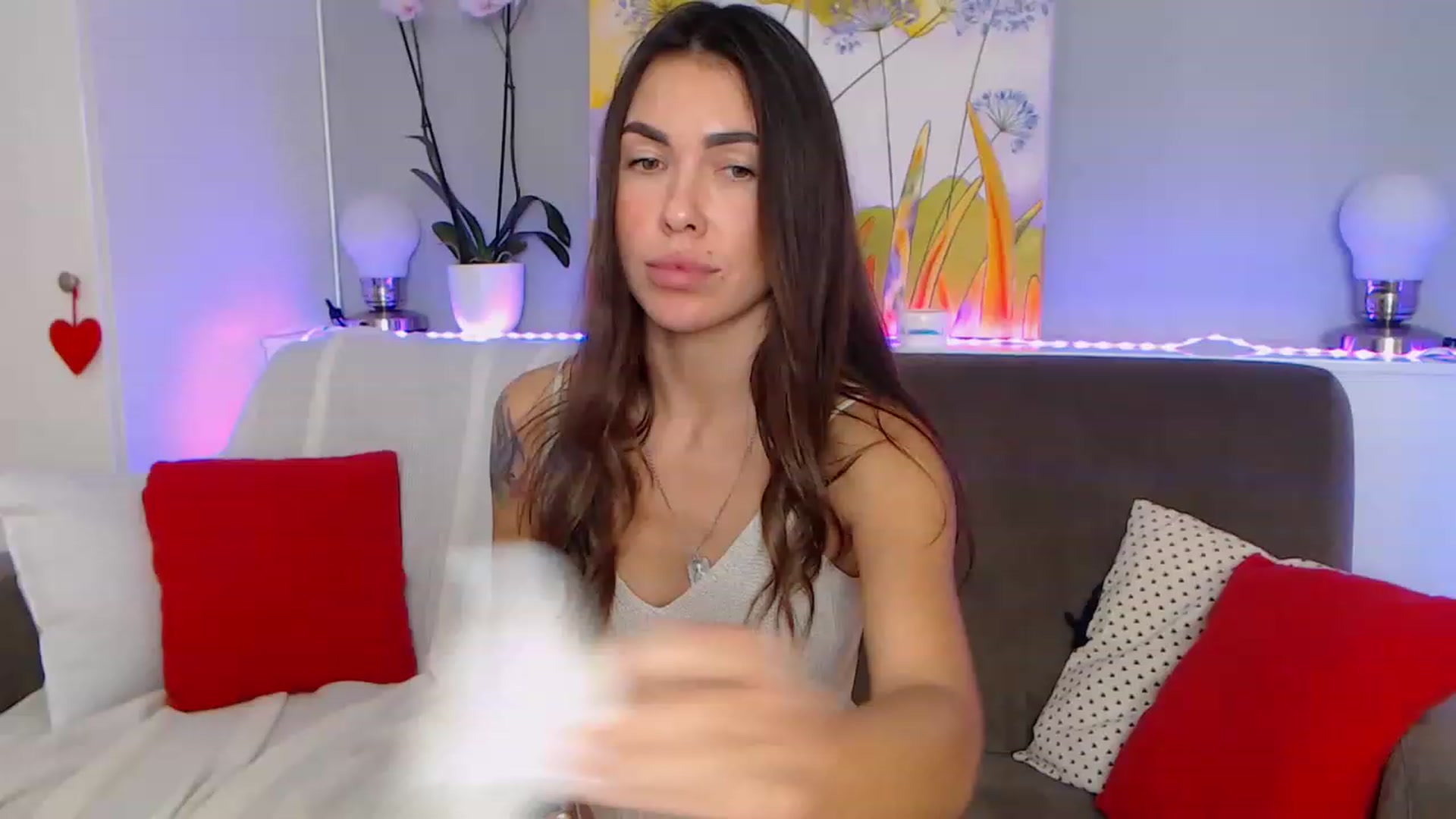 Gallery image thumbnail from VikiEvans's myfreecams stream on, 12/11/2022, 18:39 image 1 of 20