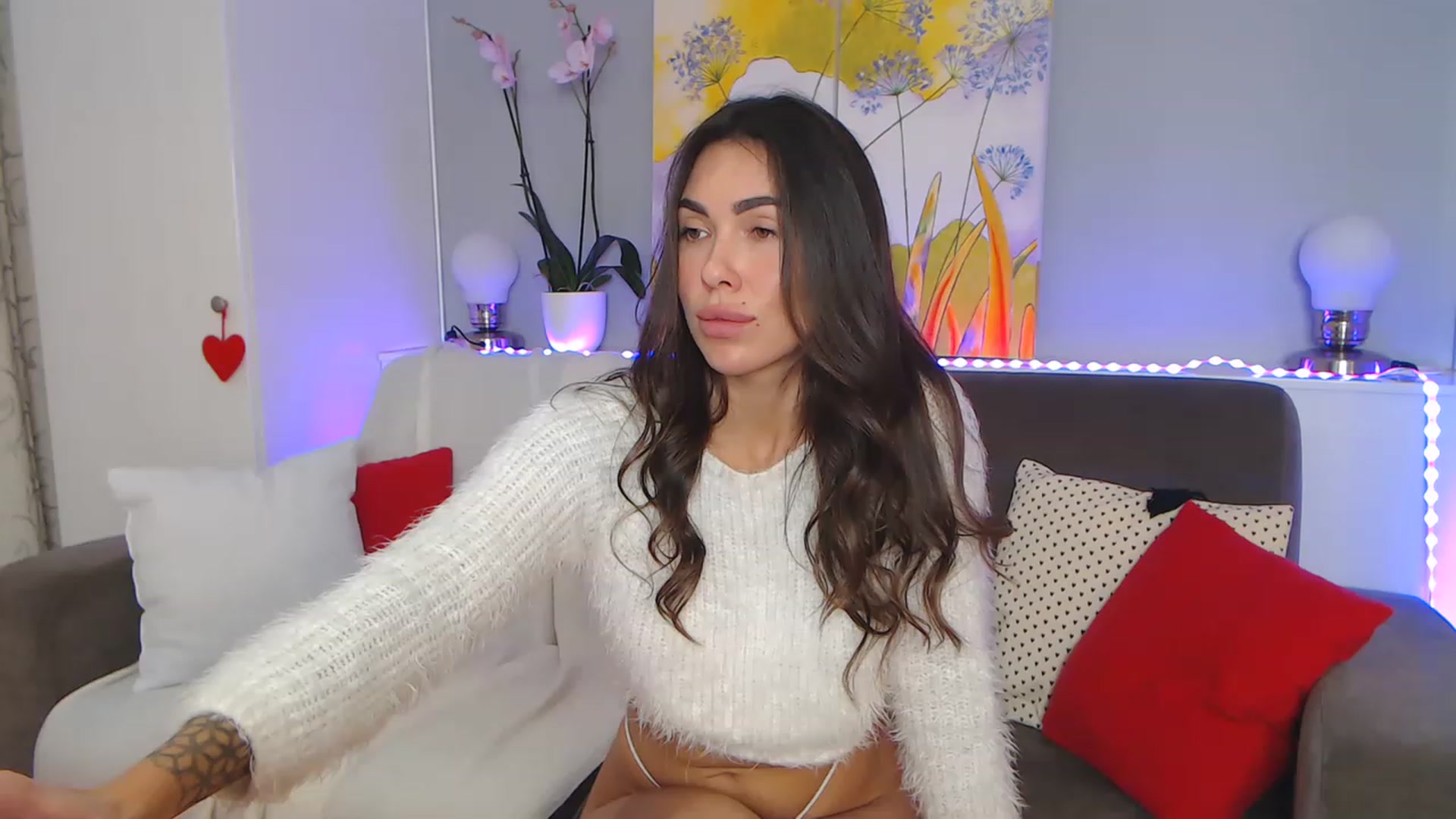 Gallery image thumbnail from VikiEvans's myfreecams stream on, 12/12/2022, 18:03 image 13 of 20