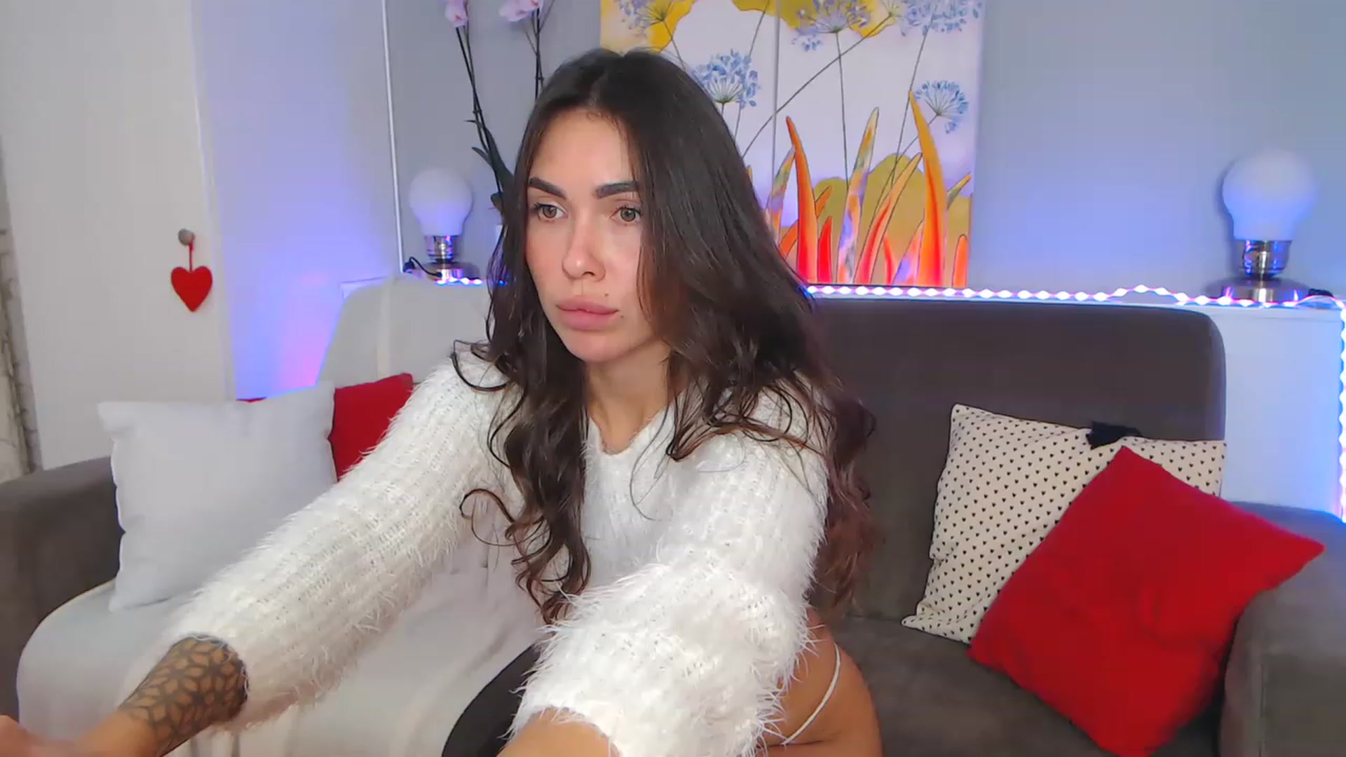 Gallery image thumbnail from VikiEvans's myfreecams stream on, 12/12/2022, 21:33 image 16 of 20