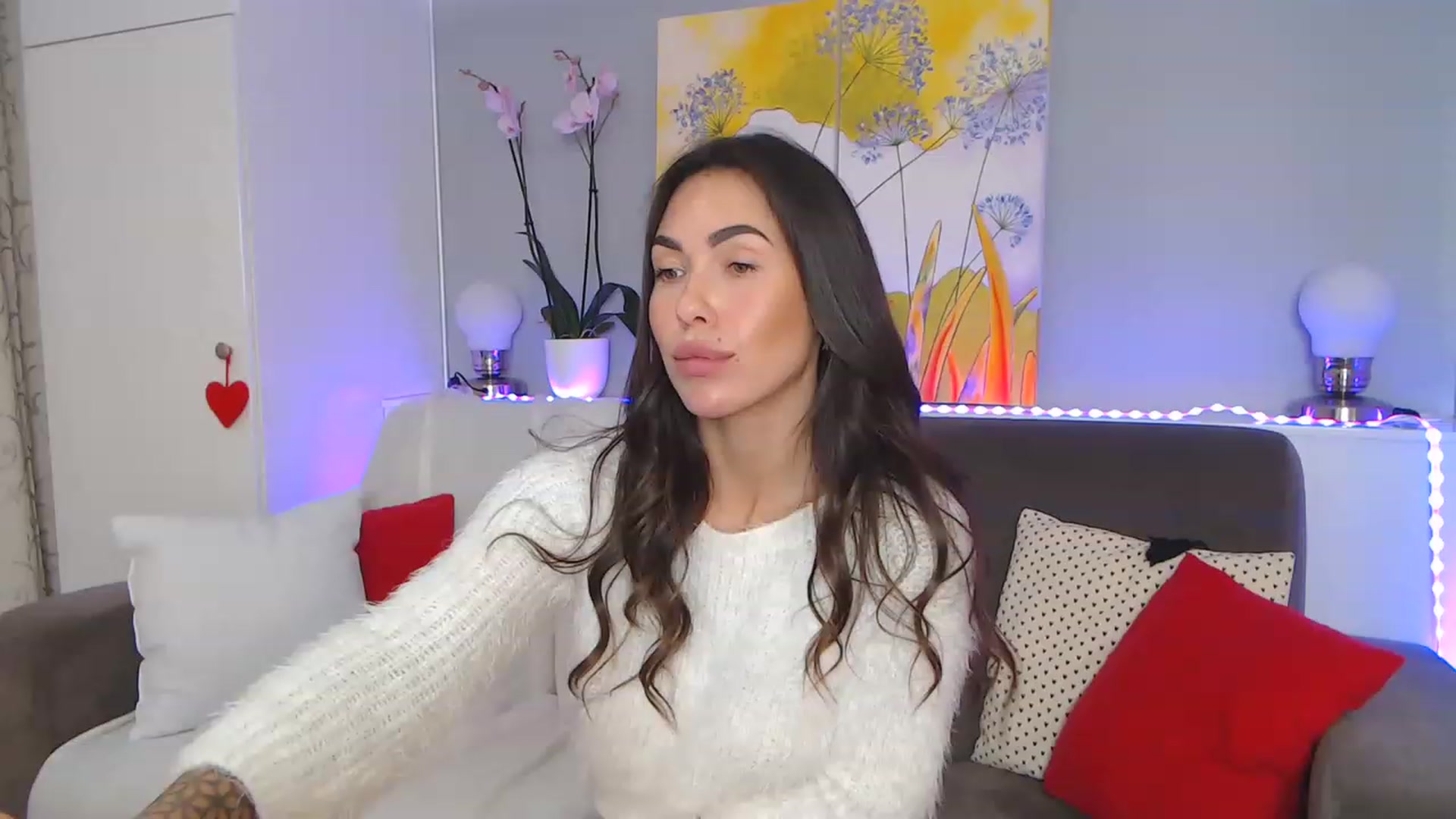 Gallery image thumbnail from VikiEvans's myfreecams stream on, 12/12/2022, 21:33 image 1 of 20