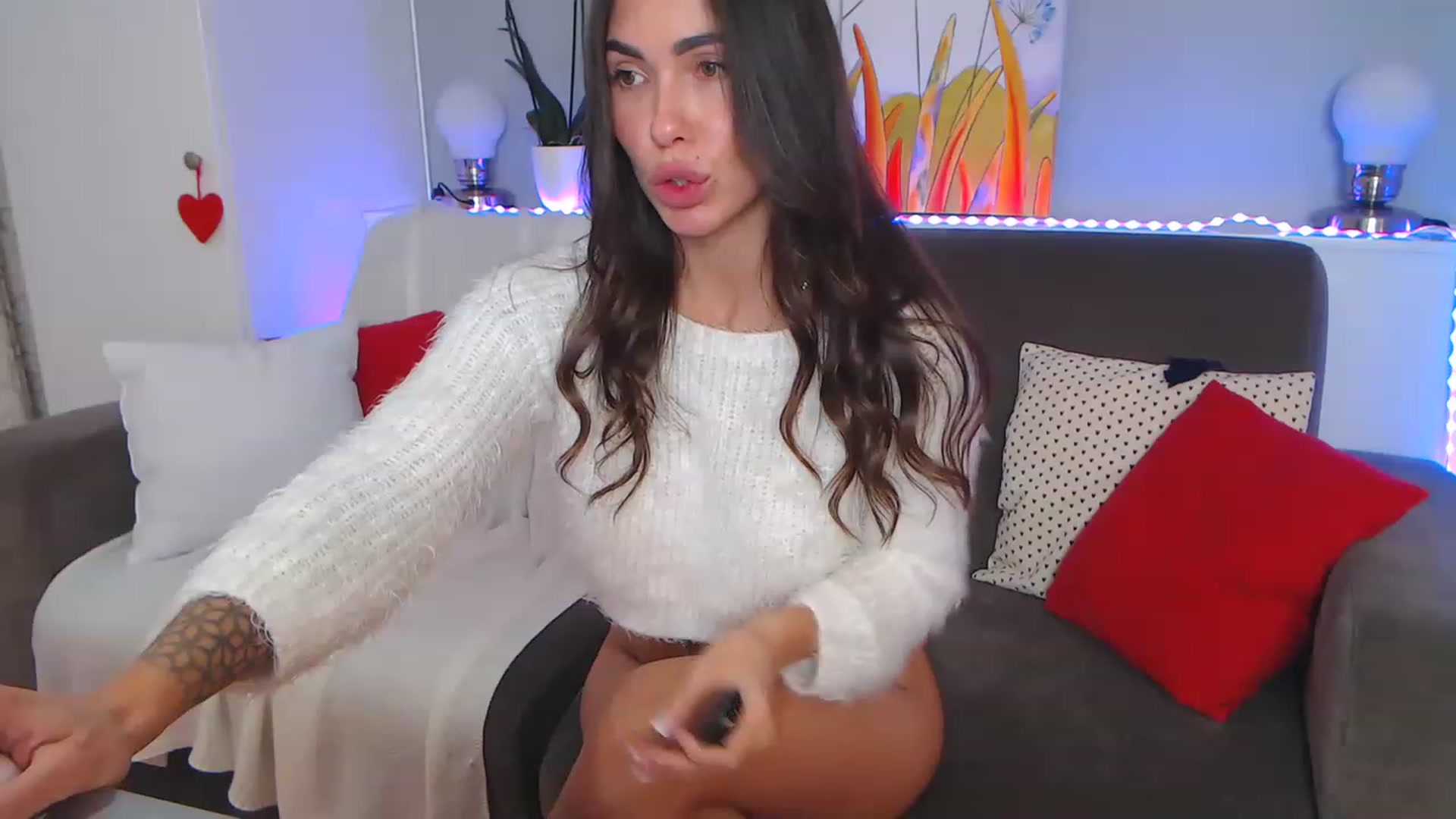 Gallery image thumbnail from VikiEvans's myfreecams stream on, 12/12/2022, 21:33 image 14 of 20