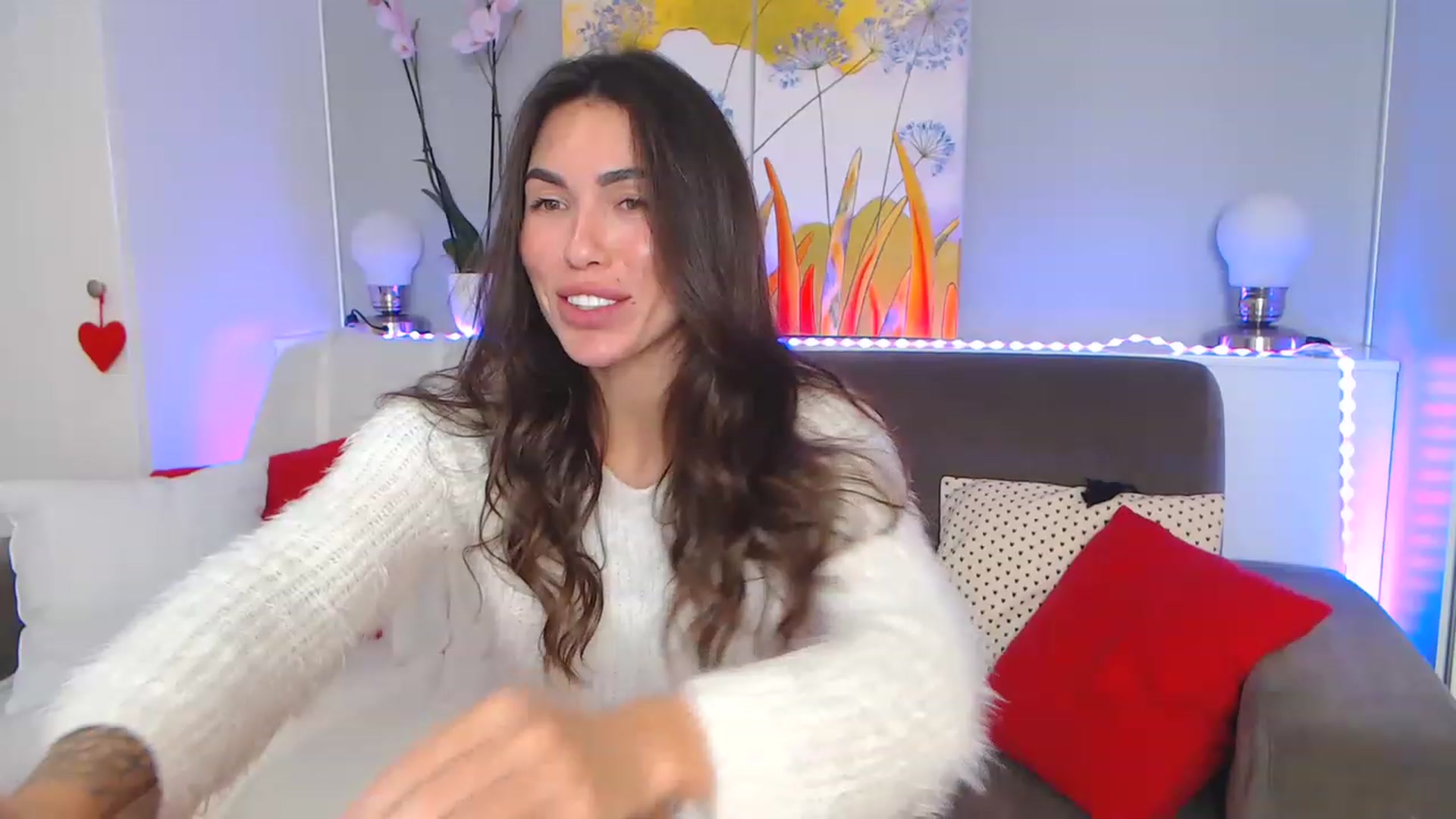 Gallery image thumbnail from VikiEvans's myfreecams stream on, 12/12/2022, 22:05 image 7 of 20