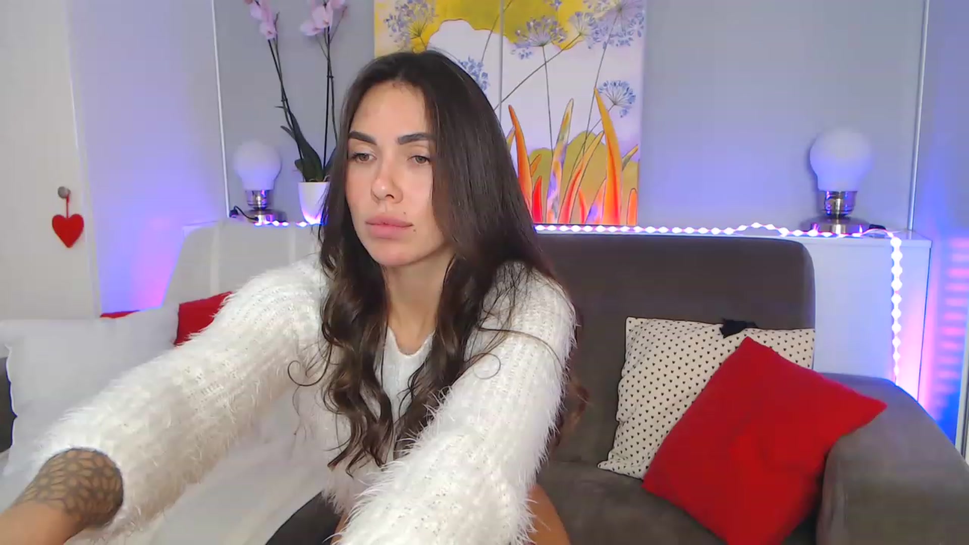 Gallery image thumbnail from VikiEvans's myfreecams stream on, 12/12/2022, 22:05 image 13 of 20