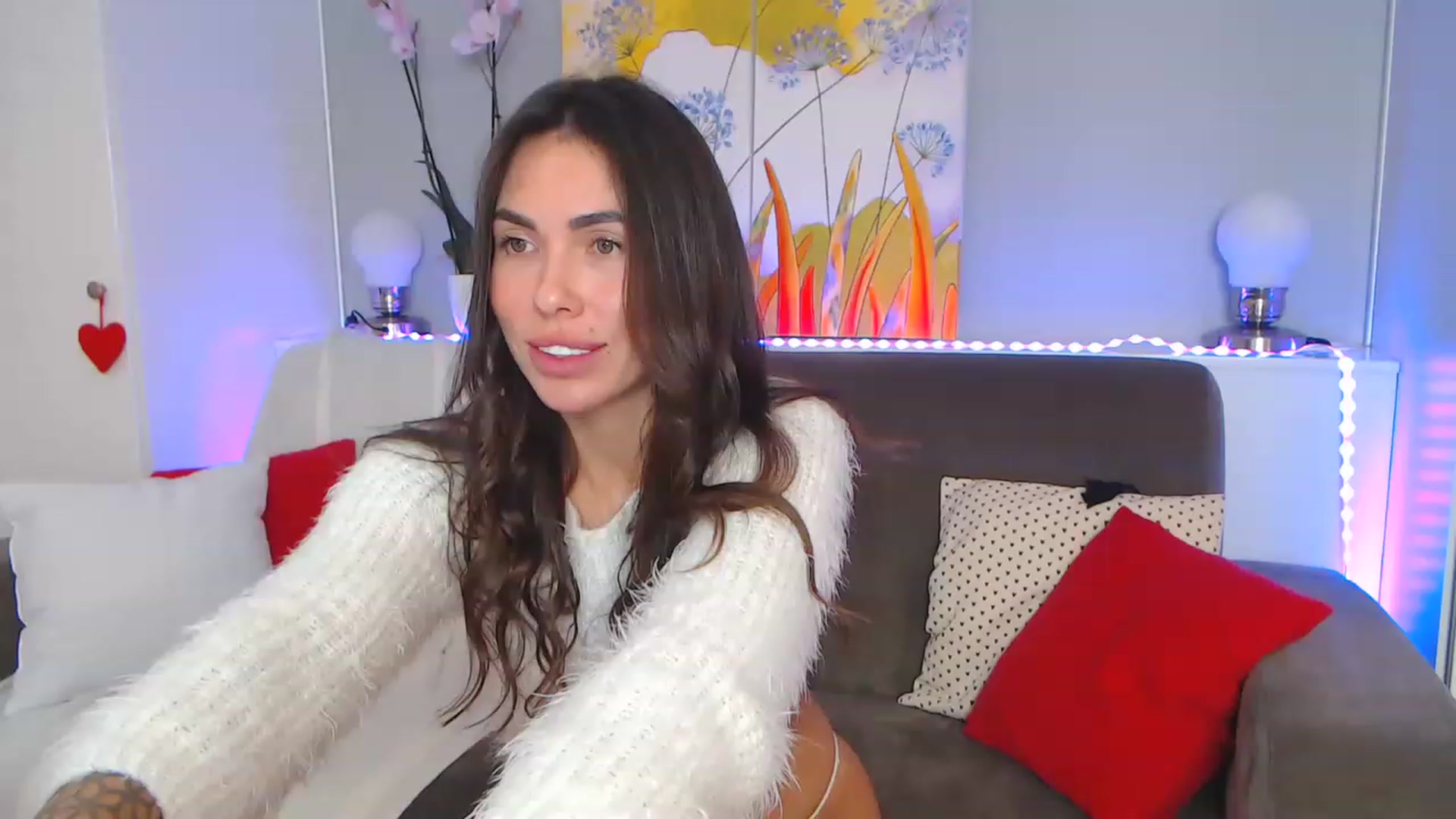 Gallery image thumbnail from VikiEvans's myfreecams stream on, 12/12/2022, 22:05 image 5 of 20