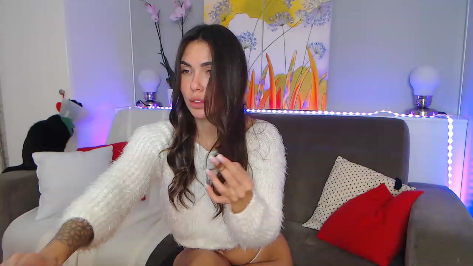 Gallery image thumbnail from VikiEvans's myfreecams stream on, 12/13/2022, 01:38 image 5 of 20