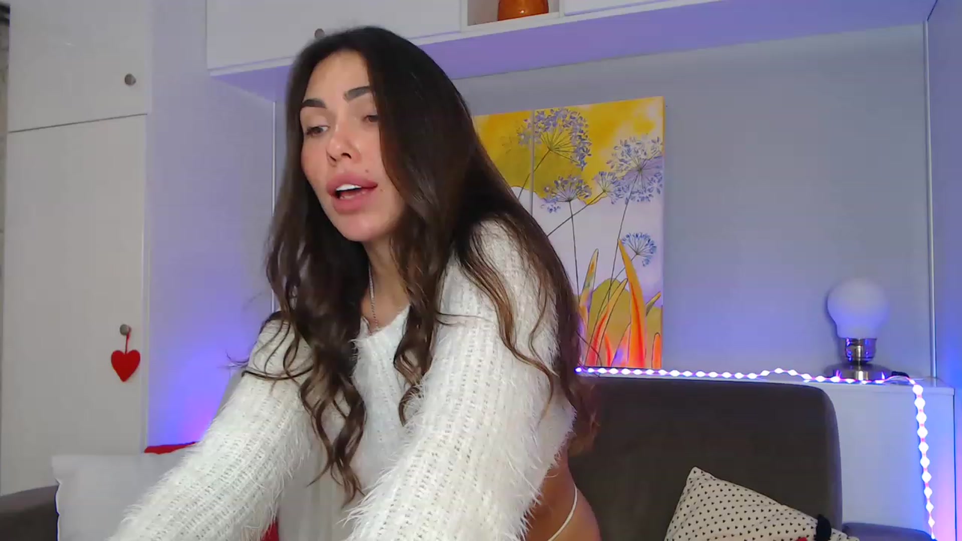 Gallery image thumbnail from VikiEvans's myfreecams stream on, 12/13/2022, 01:38 image 1 of 20
