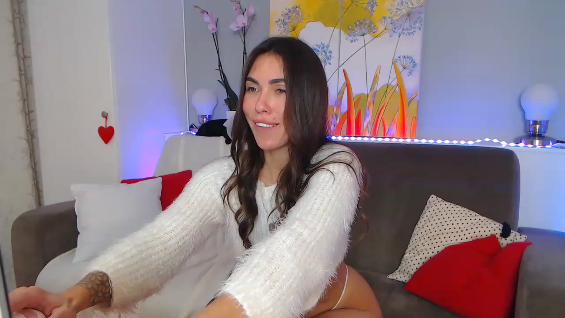 Gallery image thumbnail from VikiEvans's myfreecams stream on, 12/13/2022, 01:38 image 2 of 20
