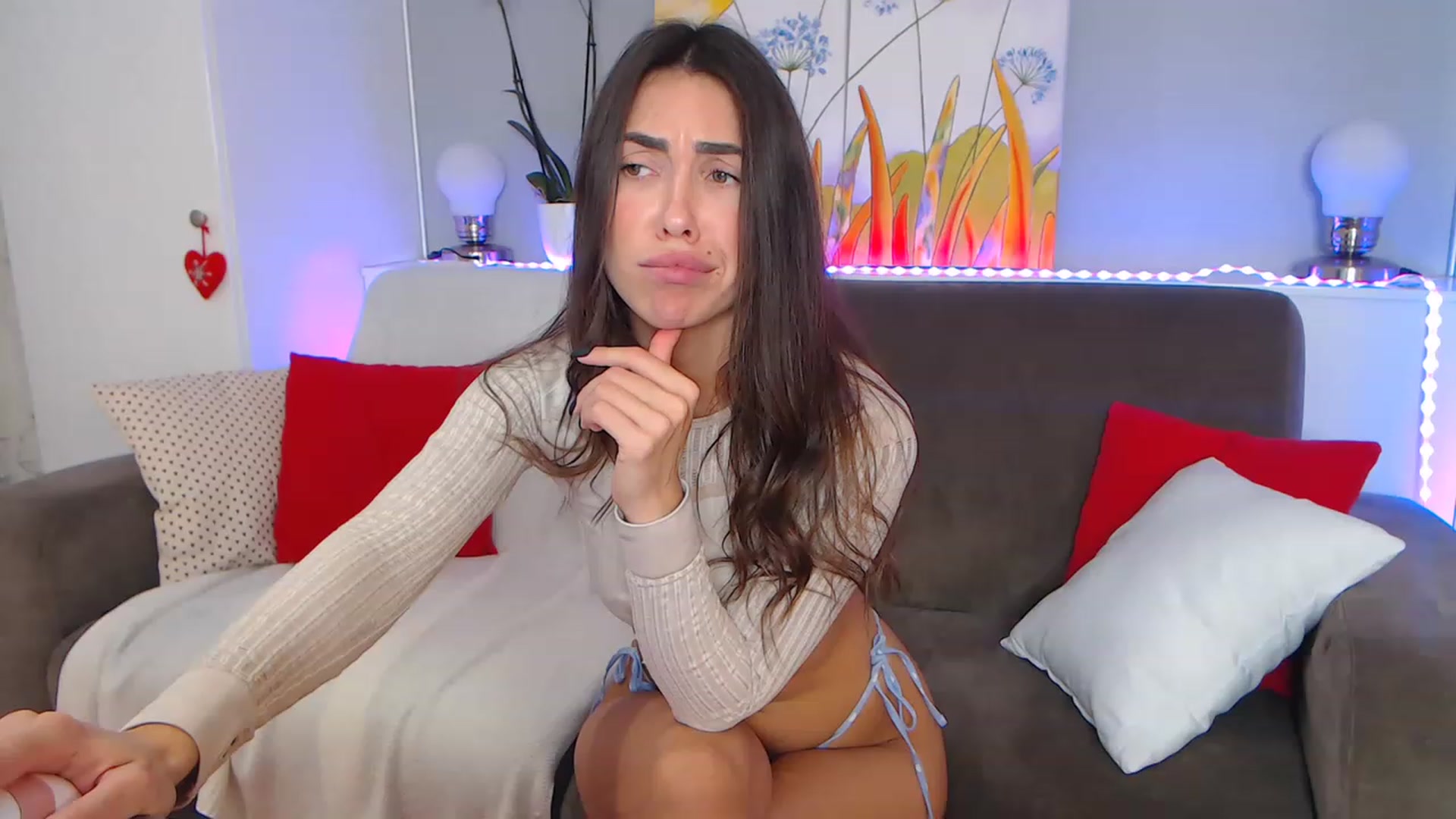Gallery image thumbnail from VikiEvans's myfreecams stream on, 12/15/2022, 18:16 image 4 of 20