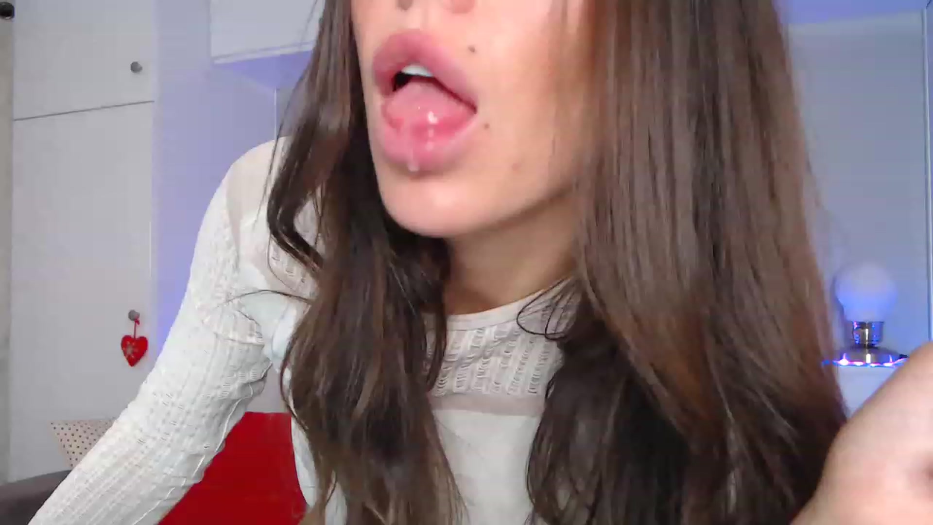 Gallery image thumbnail from VikiEvans's myfreecams stream on, 12/15/2022, 18:16 image 12 of 20