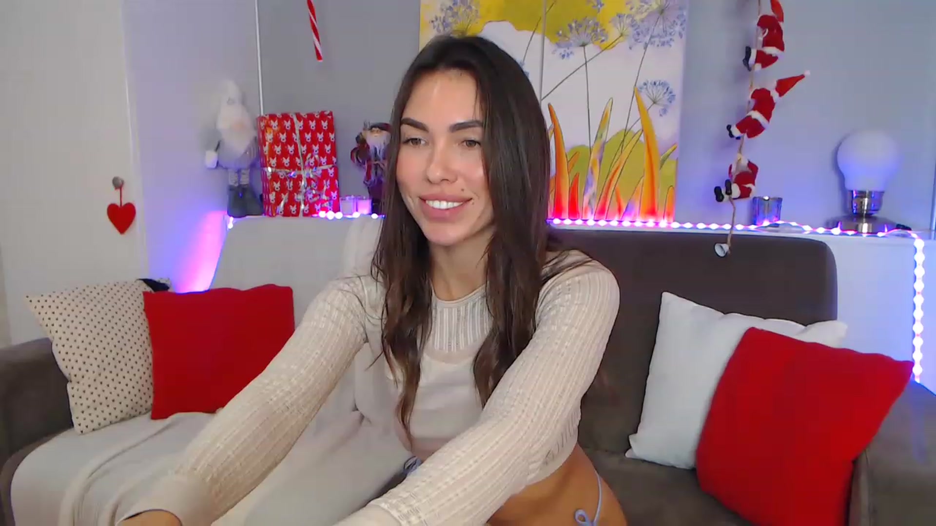 Gallery image thumbnail from VikiEvans's myfreecams stream on, 12/19/2022, 17:26 image 2 of 20