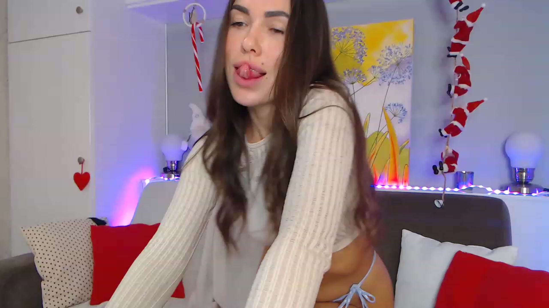 Gallery image thumbnail from VikiEvans's myfreecams stream on, 12/19/2022, 17:26 image 18 of 20