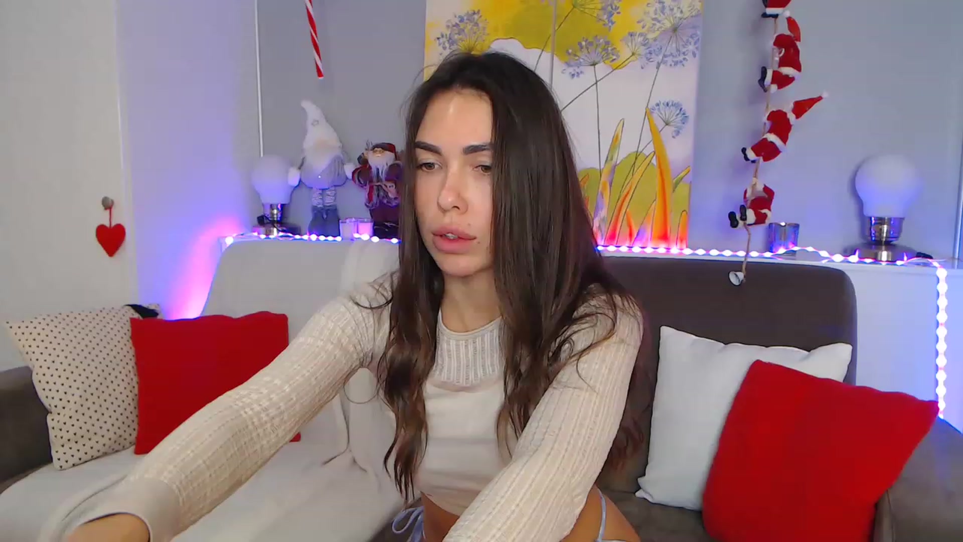 Gallery image thumbnail from VikiEvans's myfreecams stream on, 12/19/2022, 19:27 image 18 of 20