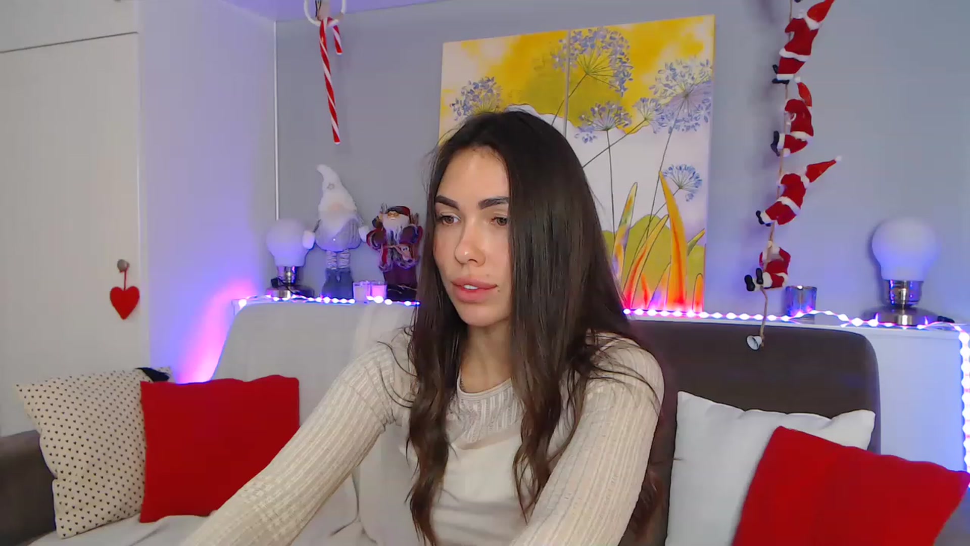 Gallery image thumbnail from VikiEvans's myfreecams stream on, 12/19/2022, 19:27 image 16 of 20