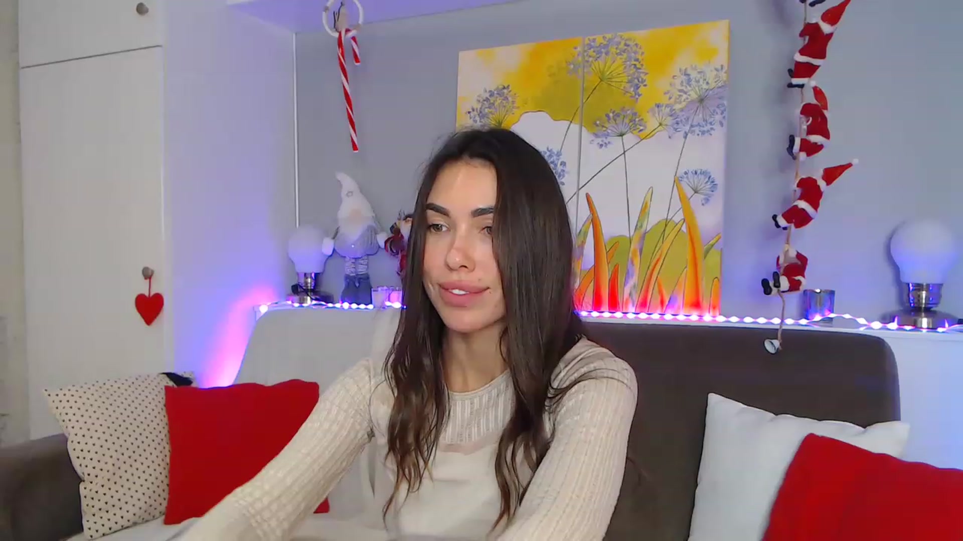 Gallery image thumbnail from VikiEvans's myfreecams stream on, 12/19/2022, 20:21 image 12 of 20