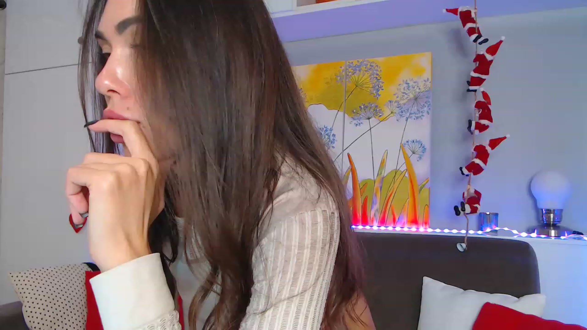 Gallery image thumbnail from VikiEvans's myfreecams stream on, 12/19/2022, 20:21 image 2 of 20