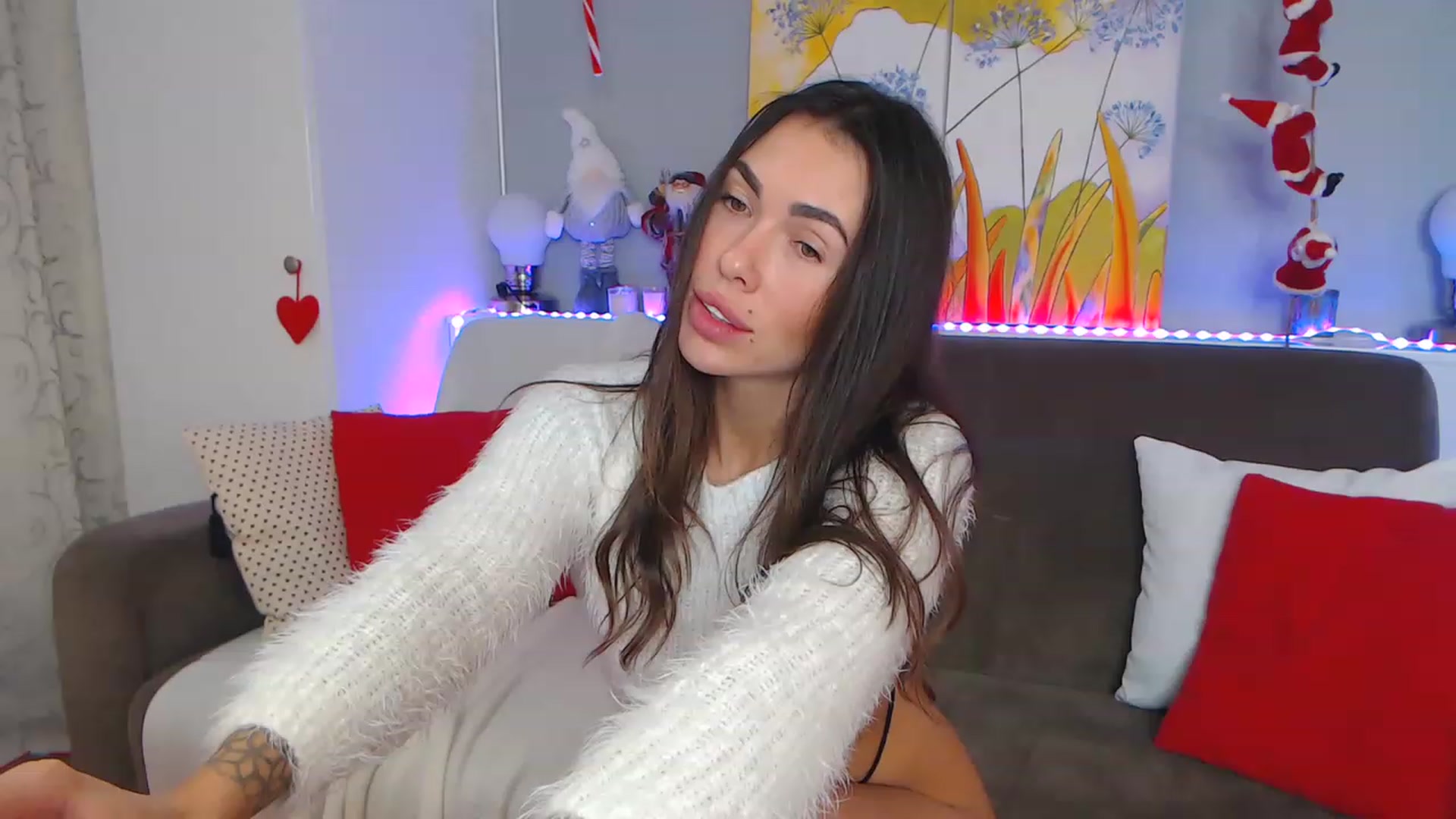 Gallery image thumbnail from VikiEvans's myfreecams stream on, 12/20/2022, 17:34 image 10 of 20