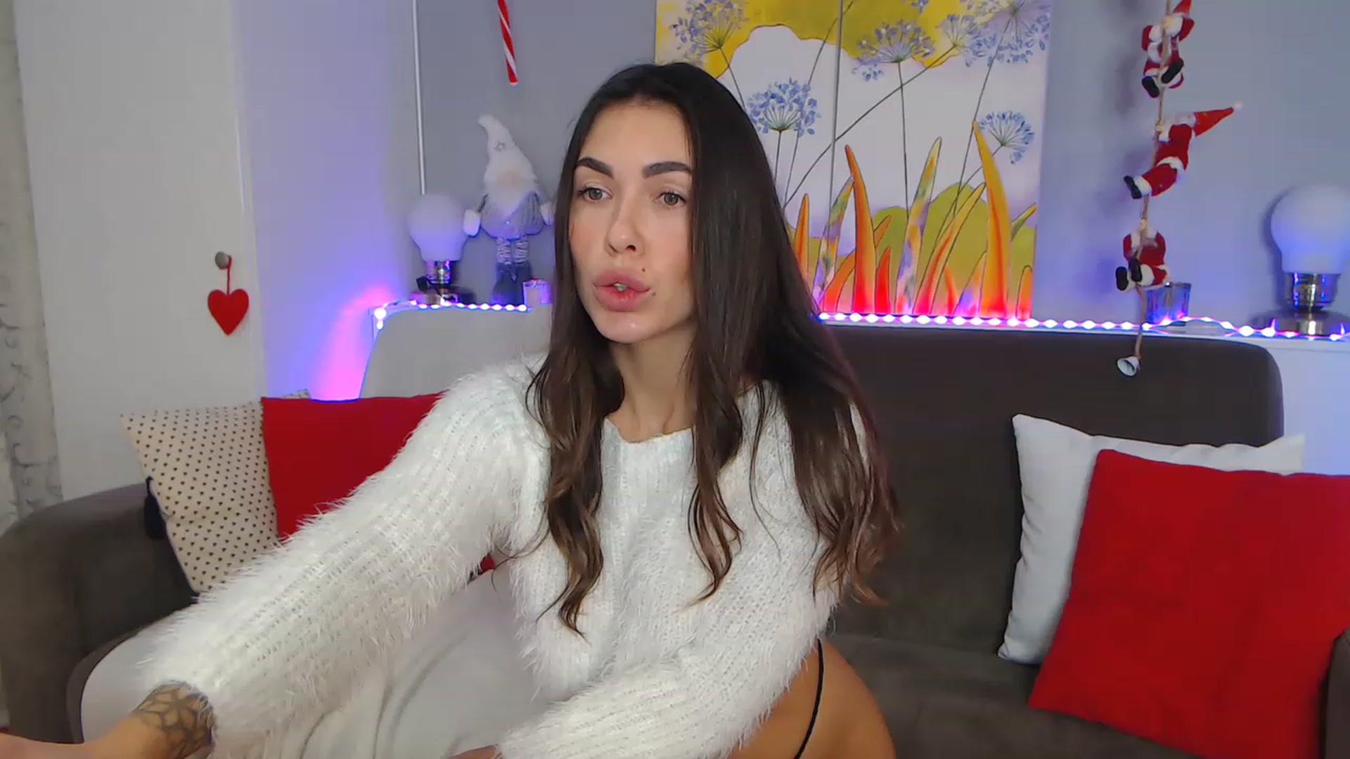 Gallery image thumbnail from VikiEvans's myfreecams stream on, 12/20/2022, 17:34 image 1 of 20