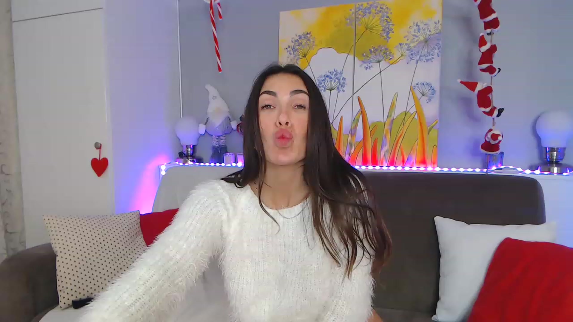 Gallery image thumbnail from VikiEvans's myfreecams stream on, 12/20/2022, 22:12 image 7 of 20