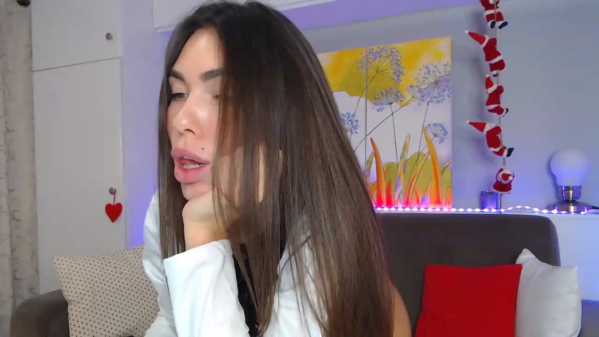 Gallery image thumbnail from VikiEvans's myfreecams stream on, 12/21/2022, 17:51 image 5 of 20