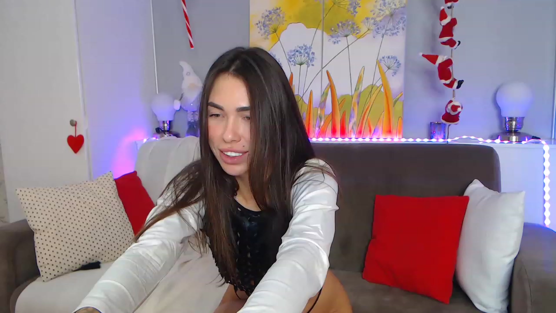 Gallery image thumbnail from VikiEvans's myfreecams stream on, 12/21/2022, 17:51 image 12 of 20
