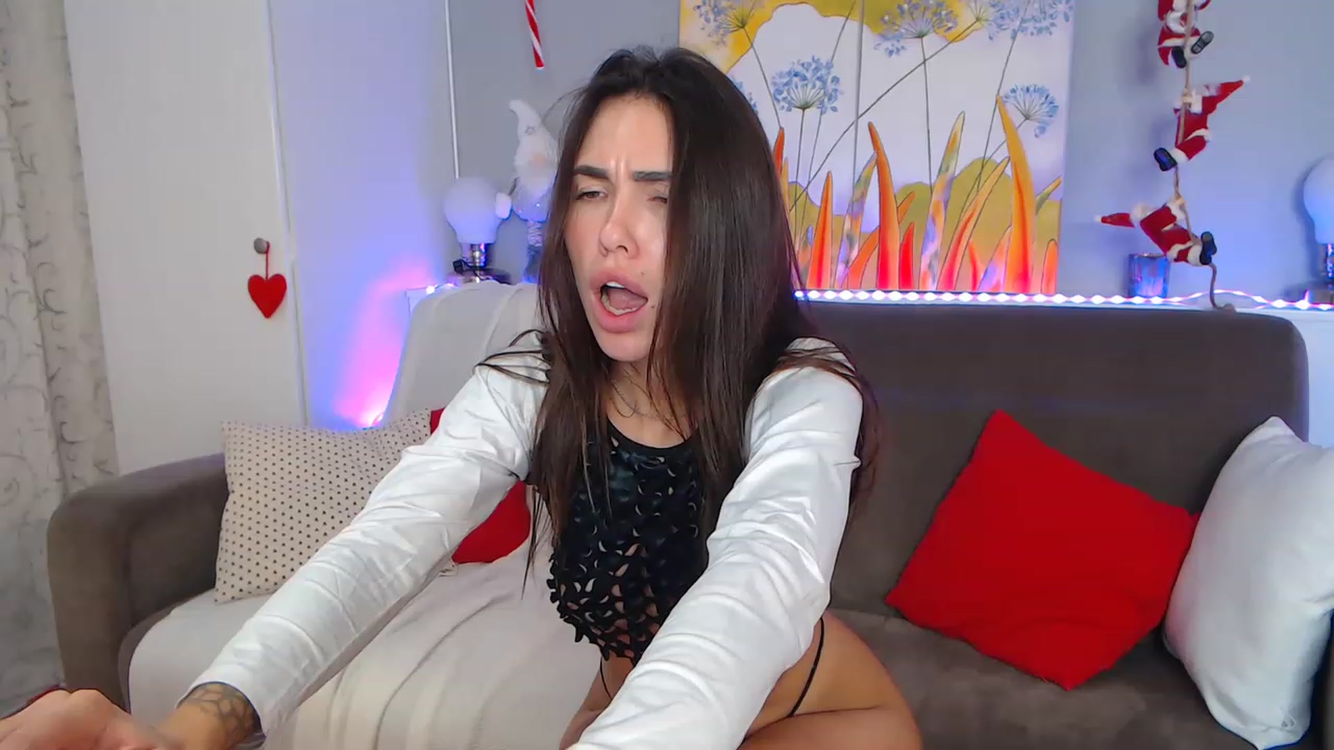 Gallery image thumbnail from VikiEvans's myfreecams stream on, 12/22/2022, 24:34 image 4 of 20