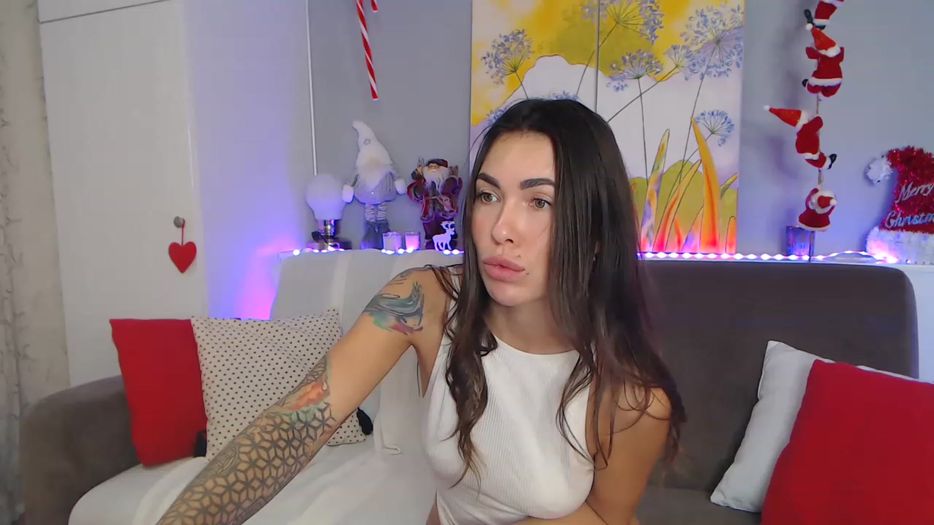 Gallery image thumbnail from VikiEvans's myfreecams stream on, 12/23/2022, 17:20 image 19 of 20