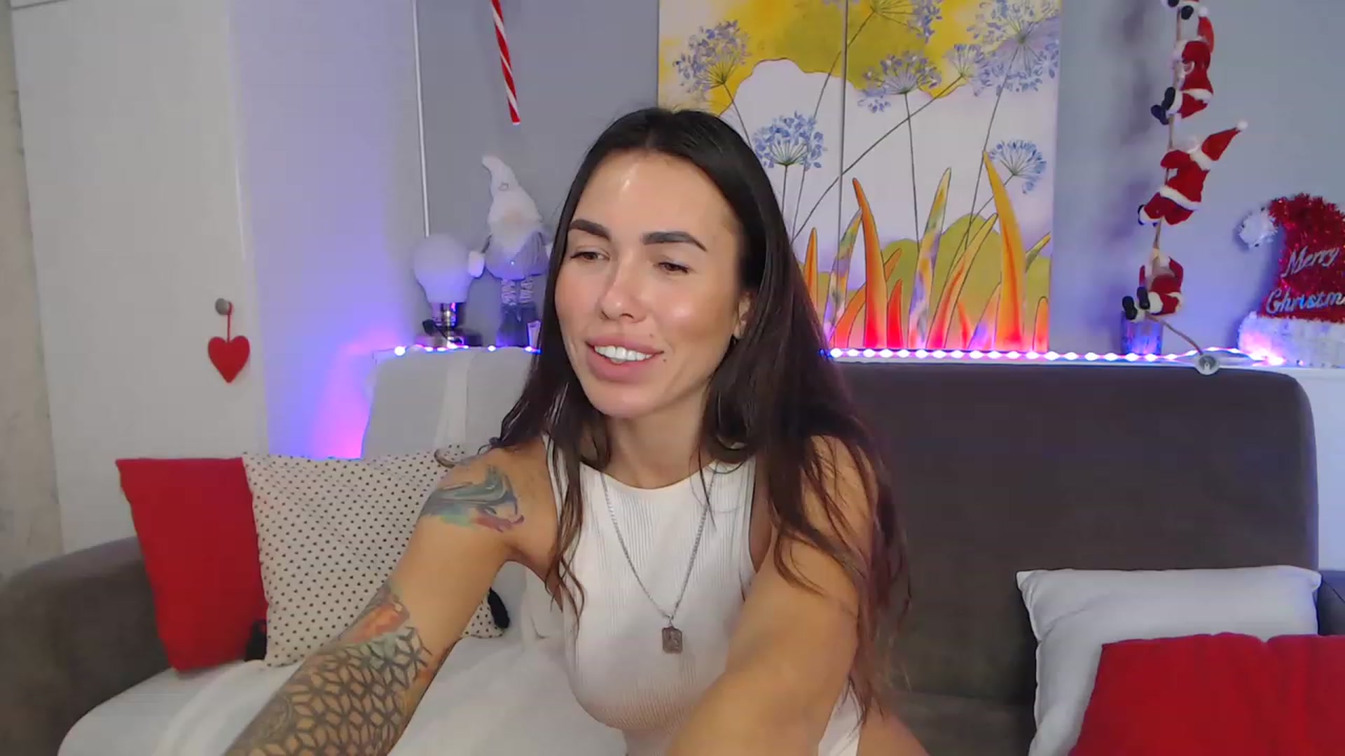 Gallery image thumbnail from VikiEvans's myfreecams stream on, 12/23/2022, 20:05 image 19 of 20