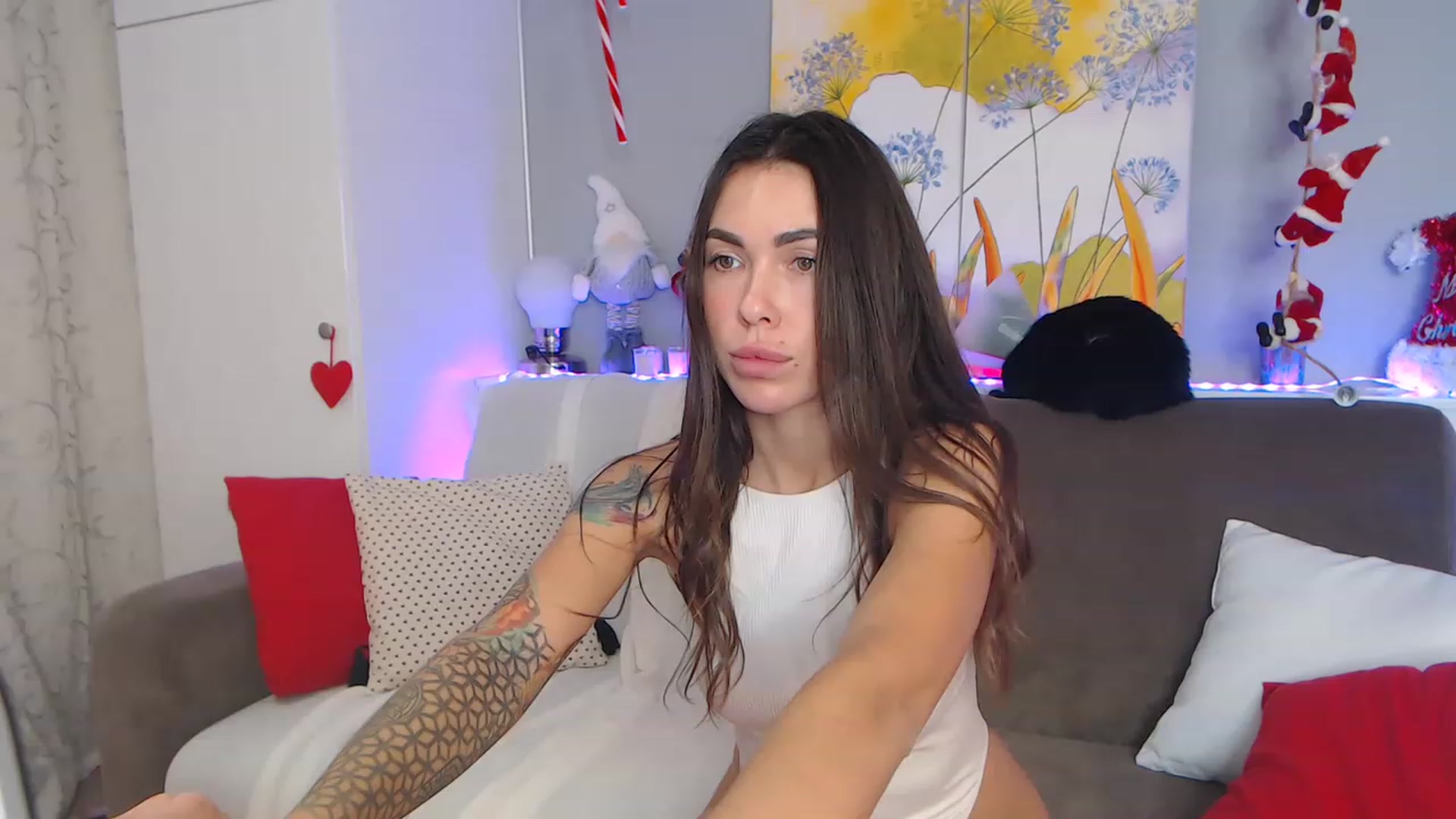 Gallery image thumbnail from VikiEvans's myfreecams stream on, 12/23/2022, 20:05 image 4 of 20