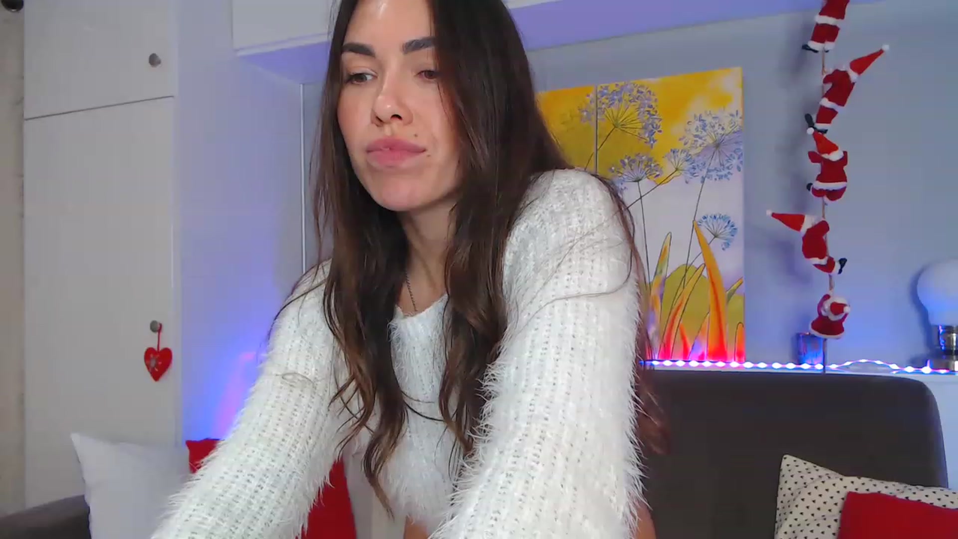 Gallery image thumbnail from VikiEvans's myfreecams stream on, 12/24/2022, 19:38 image 13 of 20