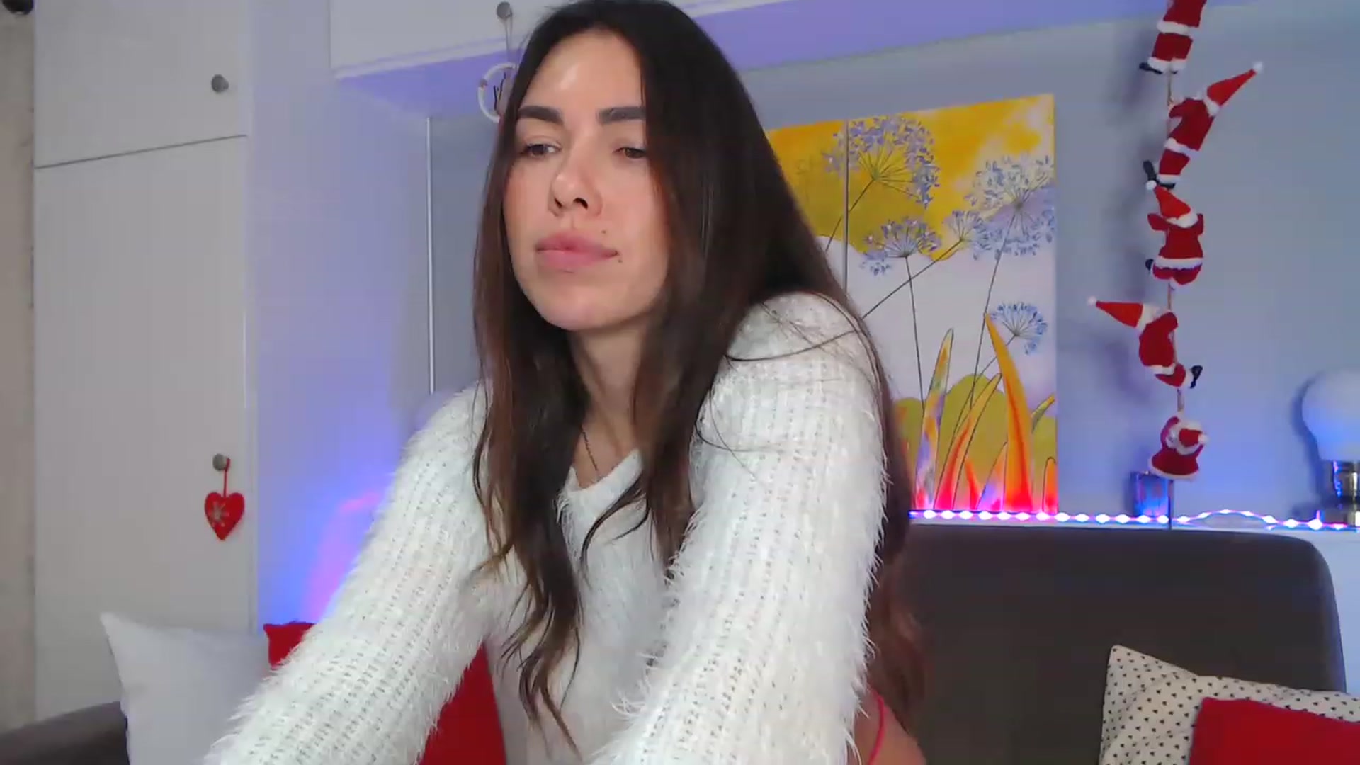 Gallery image thumbnail from VikiEvans's myfreecams stream on, 12/24/2022, 19:38 image 15 of 20
