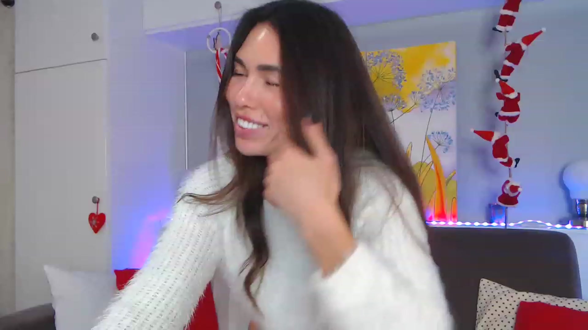 Gallery image thumbnail from VikiEvans's myfreecams stream on, 12/24/2022, 19:38 image 17 of 20