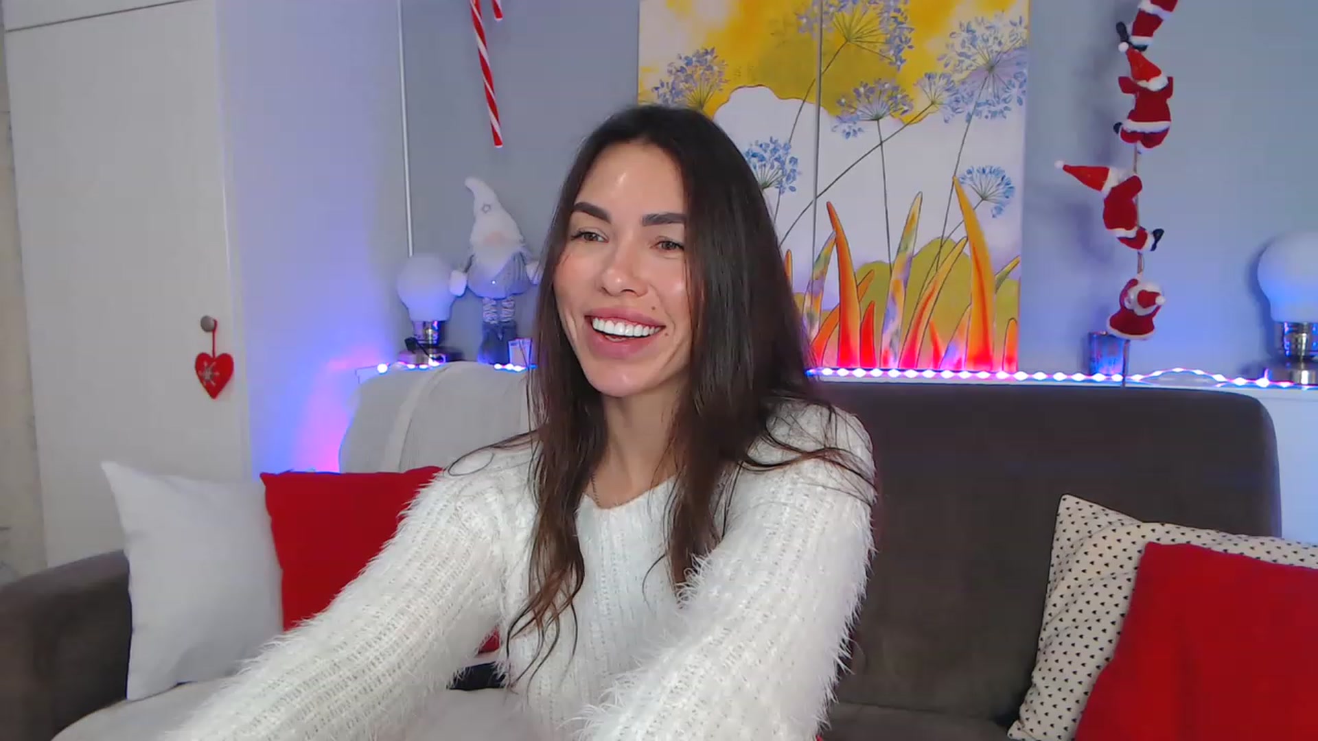 Gallery image thumbnail from VikiEvans's myfreecams stream on, 12/24/2022, 19:38 image 1 of 20