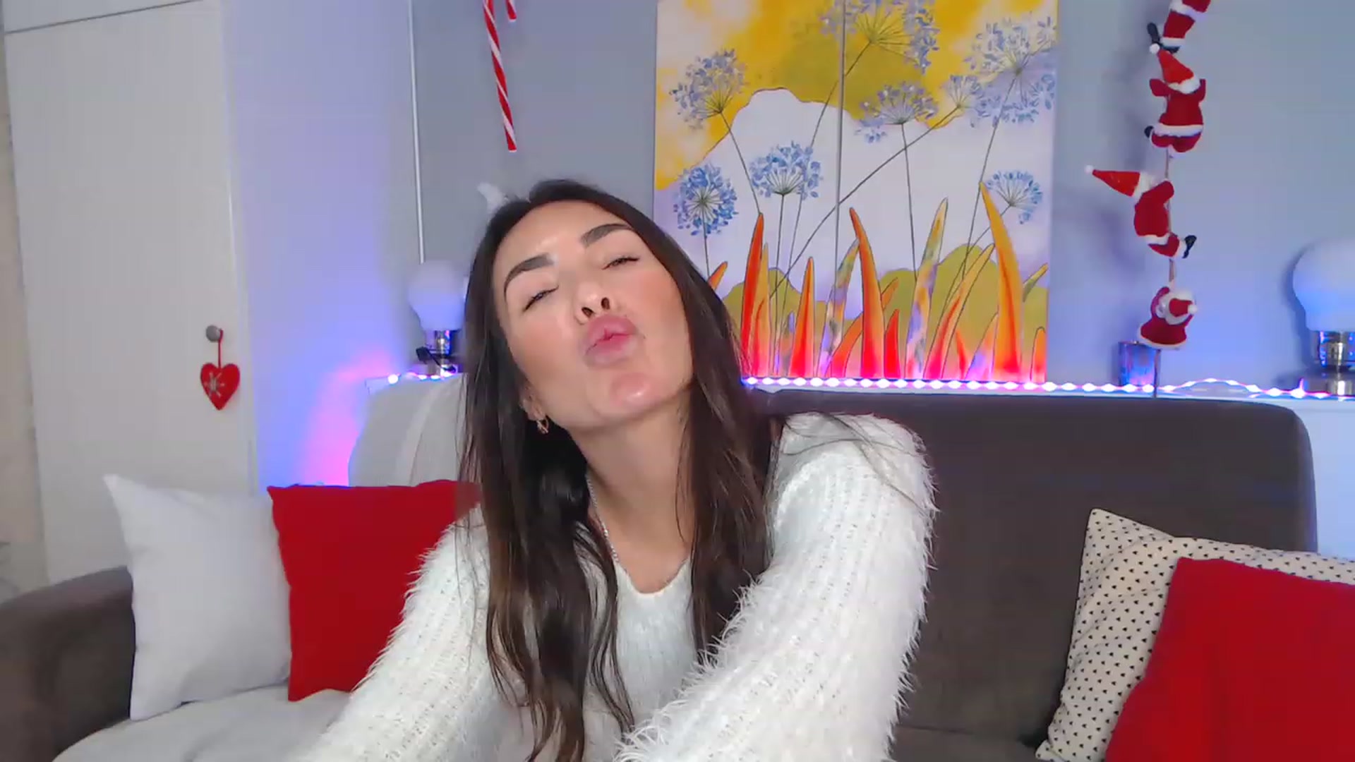 Gallery image thumbnail from VikiEvans's myfreecams stream on, 12/24/2022, 19:38 image 2 of 20