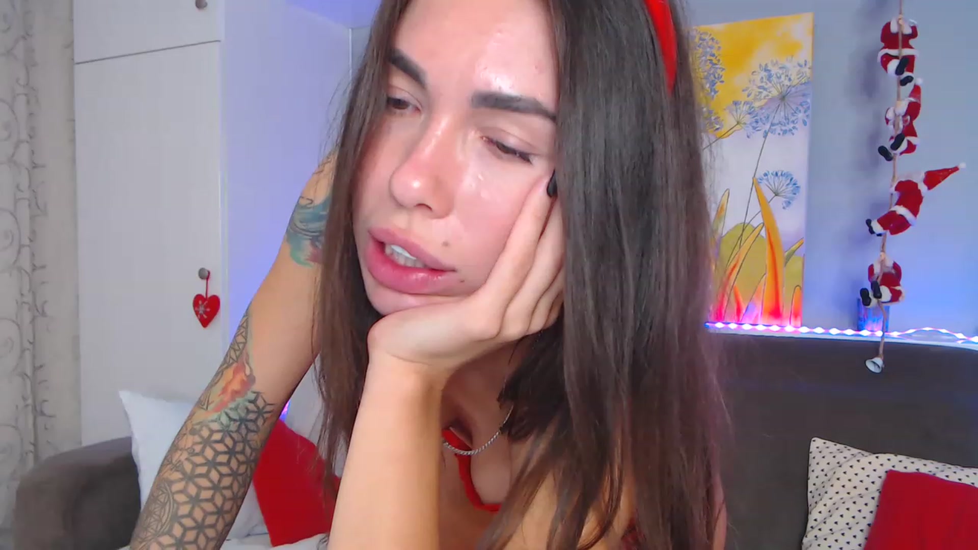 Gallery image thumbnail from VikiEvans's myfreecams stream on, 12/24/2022, 22:18 image 11 of 20