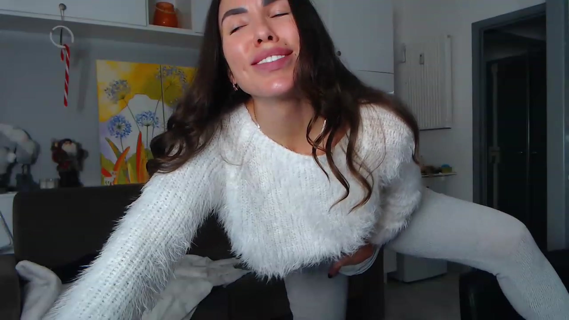 Gallery image thumbnail from VikiEvans's myfreecams stream on, 12/27/2022, 18:13 image 13 of 20