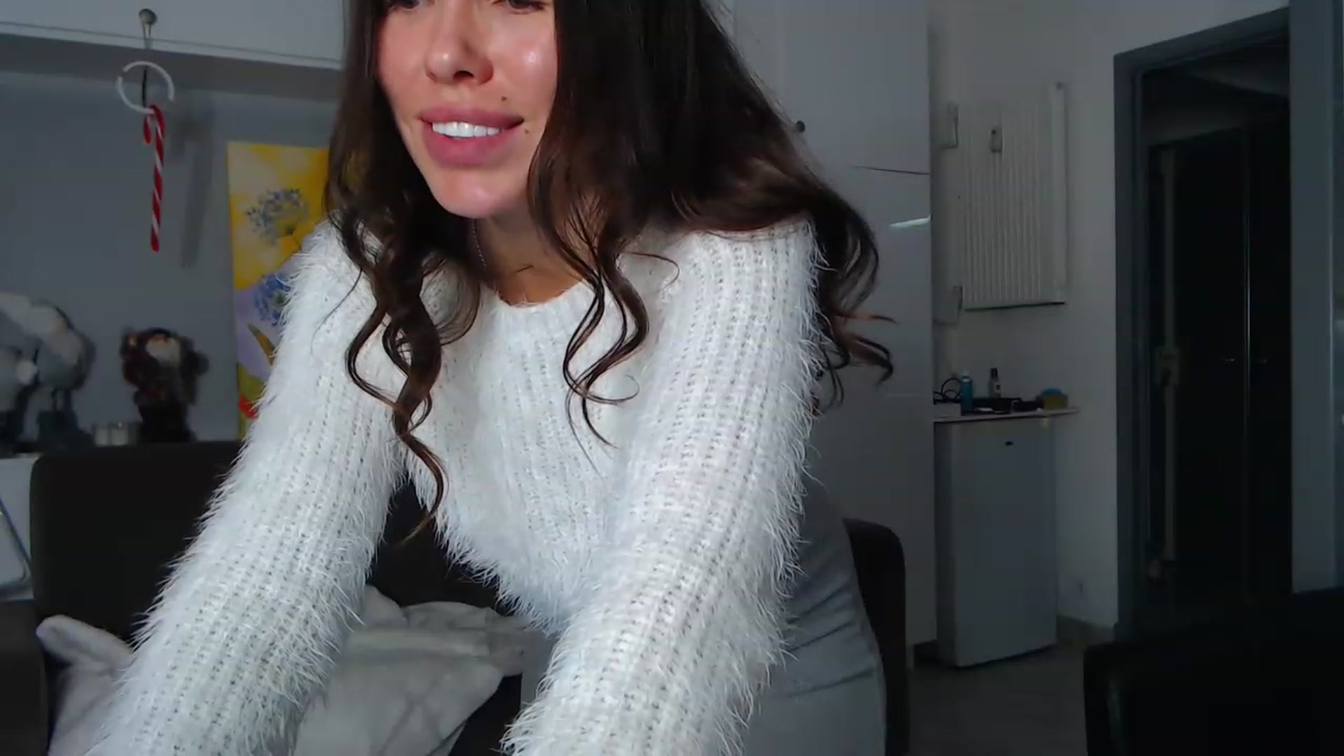 Gallery image thumbnail from VikiEvans's myfreecams stream on, 12/27/2022, 18:13 image 12 of 20