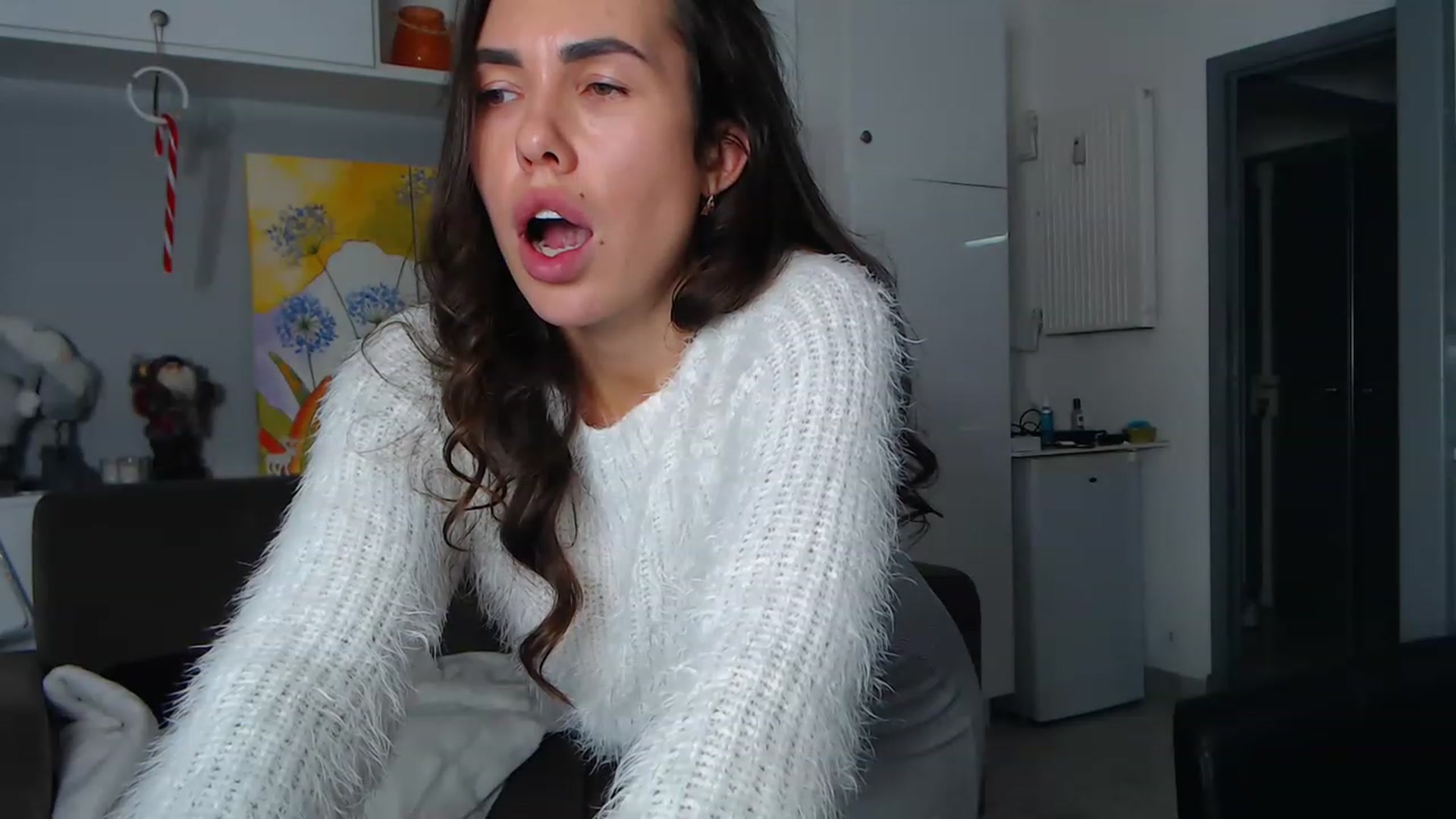 Gallery image thumbnail from VikiEvans's myfreecams stream on, 12/27/2022, 18:13 image 18 of 20