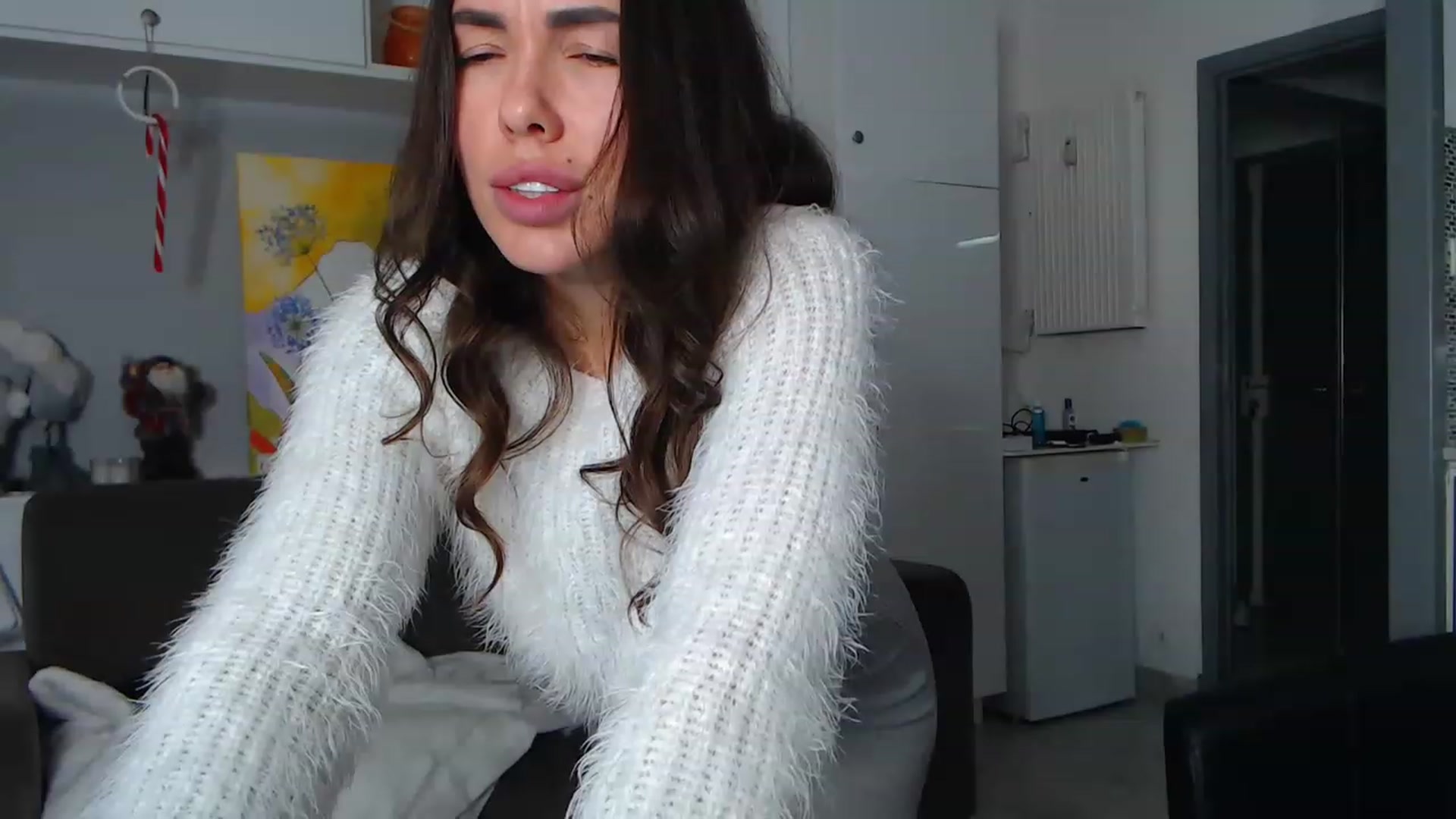 Gallery image thumbnail from VikiEvans's myfreecams stream on, 12/27/2022, 18:13 image 2 of 20