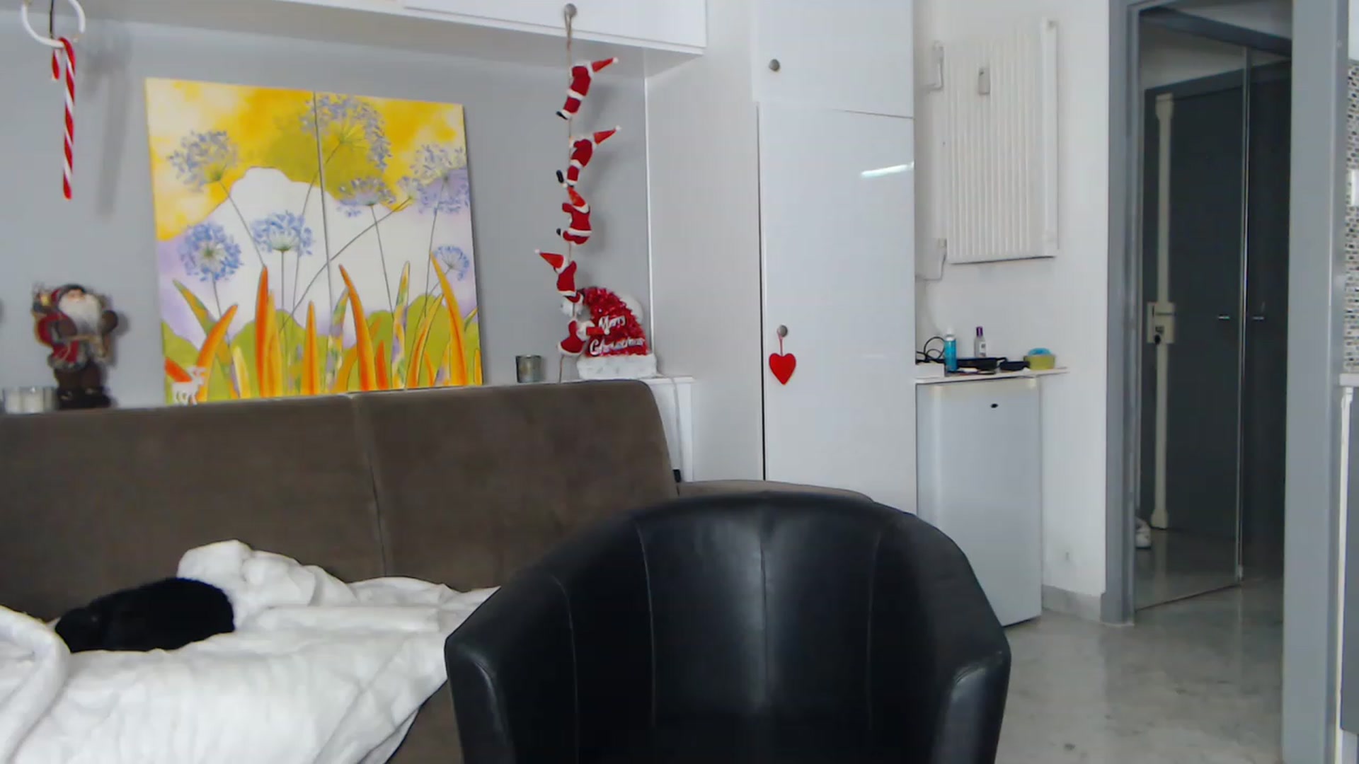 Gallery image thumbnail from VikiEvans's myfreecams stream on, 12/27/2022, 20:58 image 14 of 20