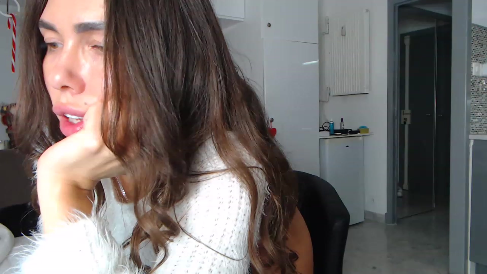 Gallery image thumbnail from VikiEvans's myfreecams stream on, 12/27/2022, 20:58 image 19 of 20