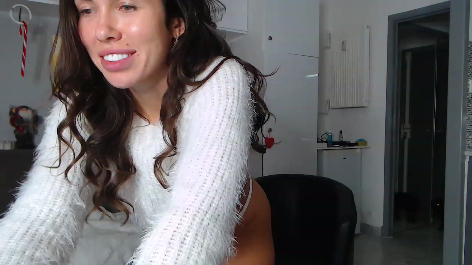 Gallery image thumbnail from VikiEvans's myfreecams stream on, 12/27/2022, 22:42 image 13 of 20