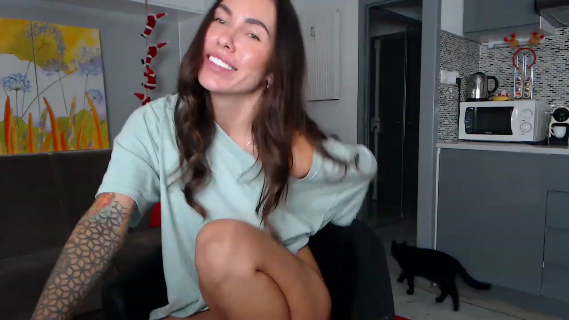 Gallery image thumbnail from VikiEvans's myfreecams stream on, 12/28/2022, 20:29 image 15 of 20