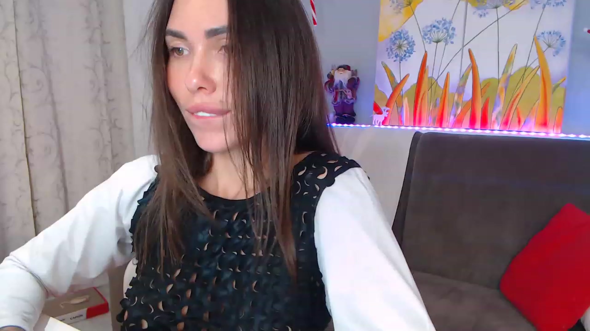 Gallery image thumbnail from VikiEvans's myfreecams stream on, 12/29/2022, 22:18 image 17 of 20