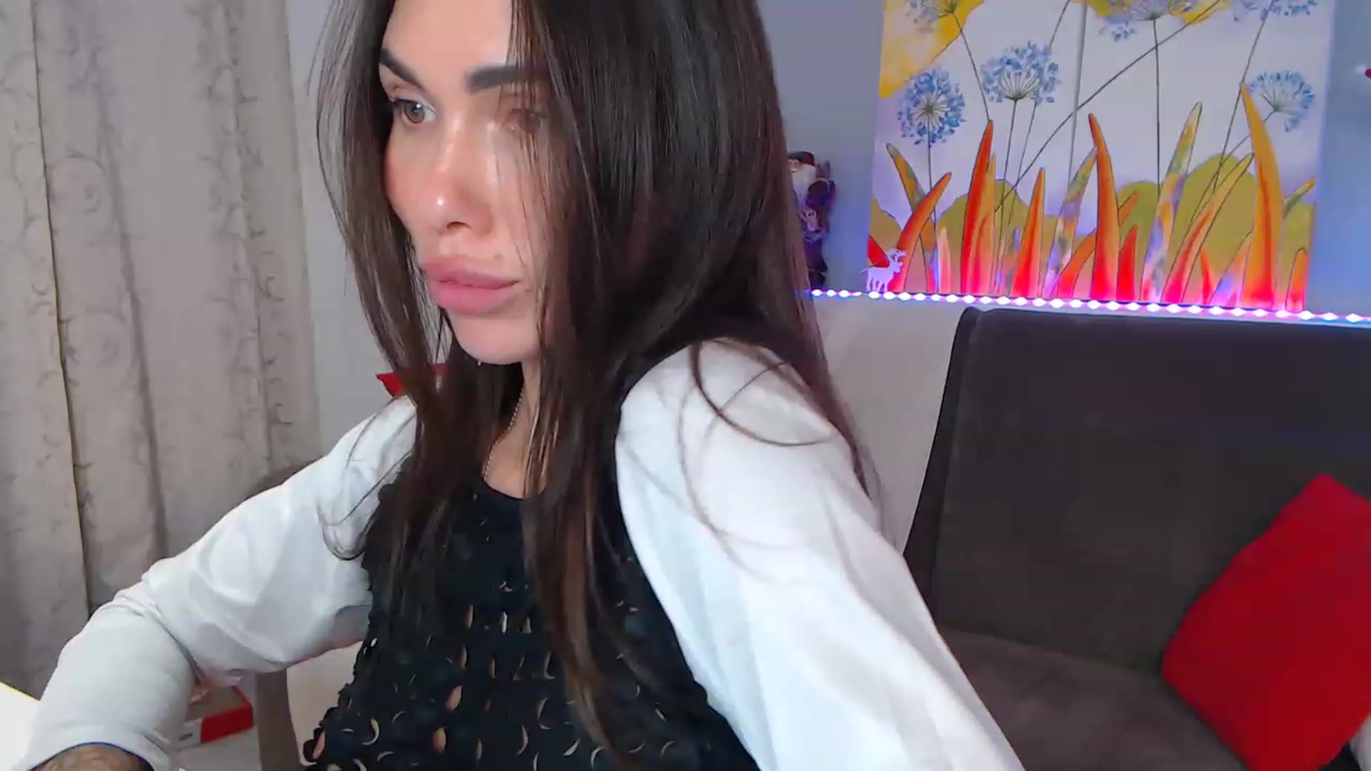 Gallery image thumbnail from VikiEvans's myfreecams stream on, 12/29/2022, 22:18 image 15 of 20